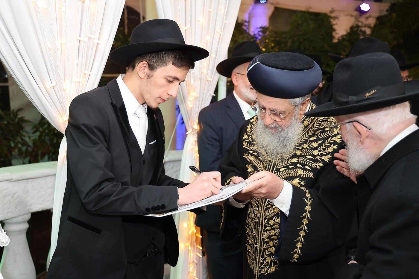 שמחת נישואי נכד הגר”מ מאזוז זצ"ל