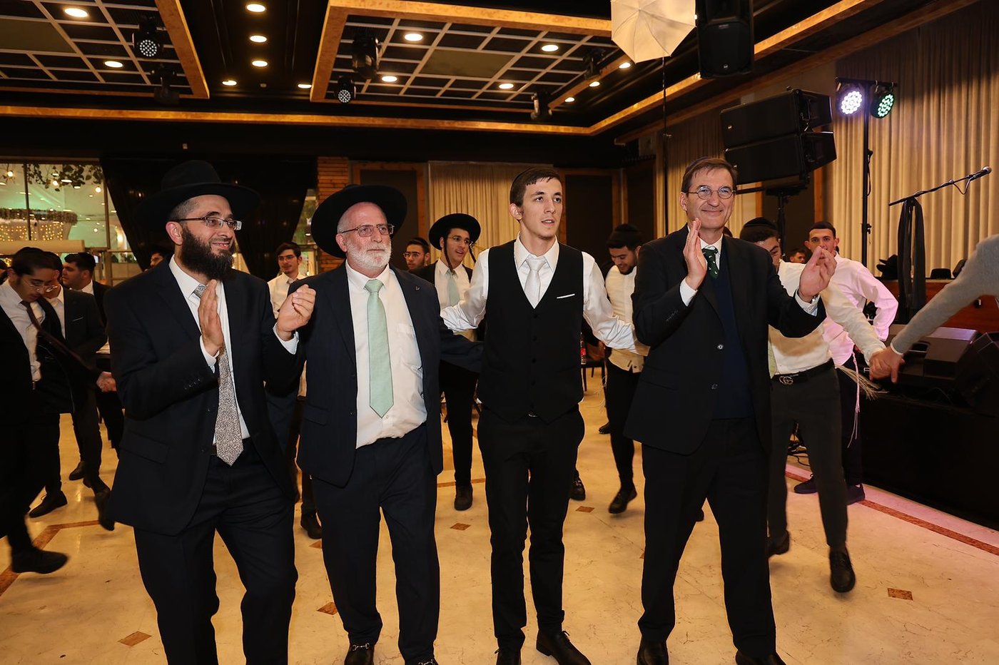 שמחת נישואי נכד הגר”מ מאזוז זצ"ל