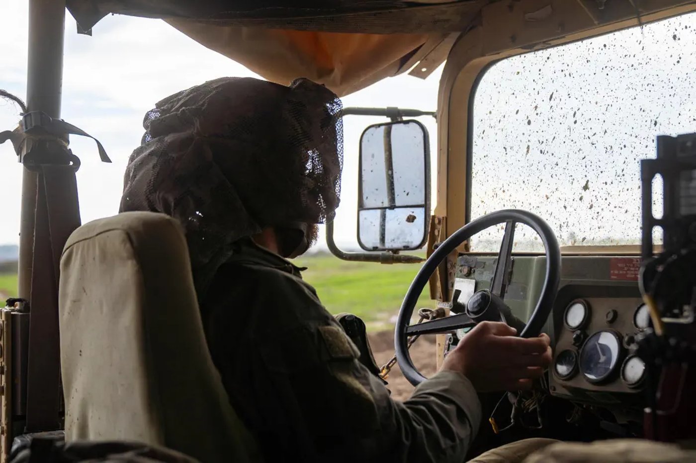 כרמלי בפעולה