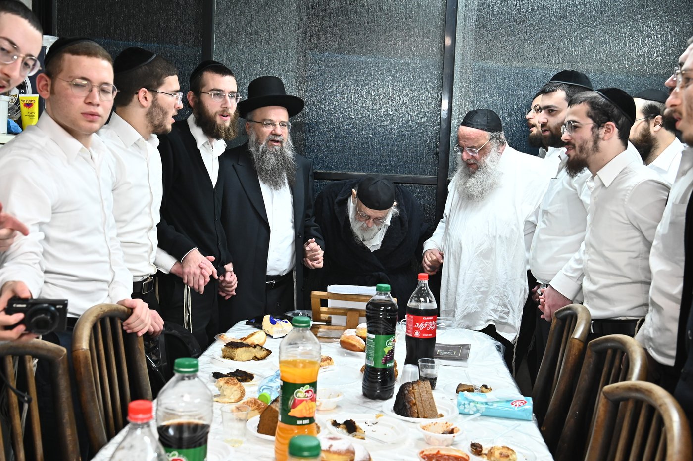 מסיבת חנוכה אצל הגר"מ גריינמן