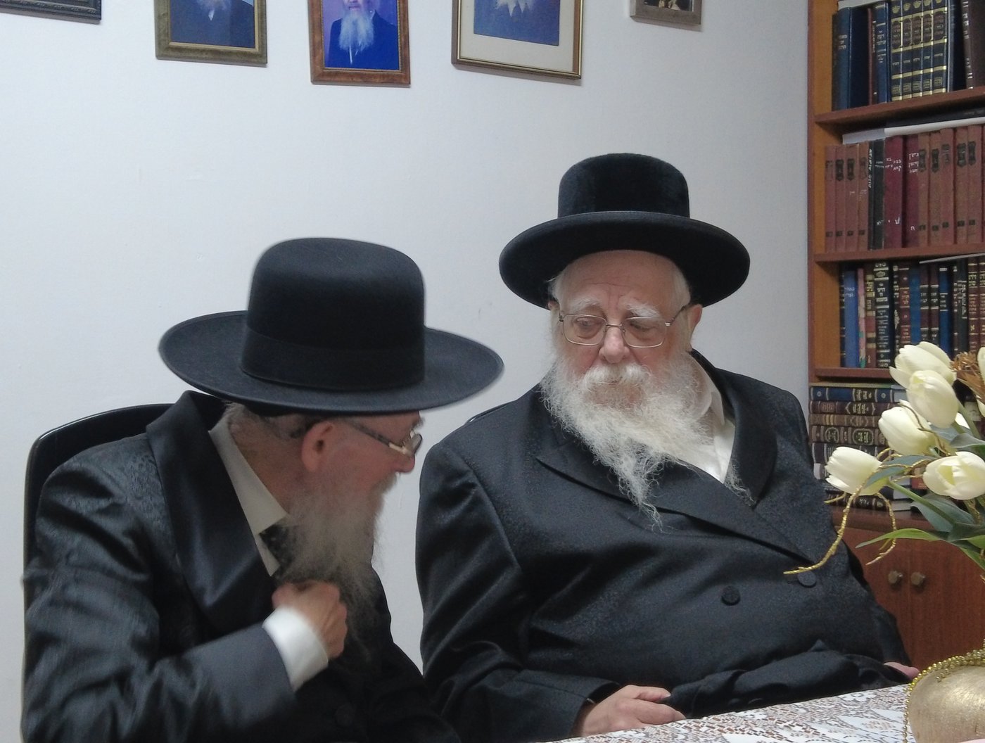 האדמו"ר משאץ ויז'ניץ בביקור אצל הגה"צ רבי אורי וייסבלום