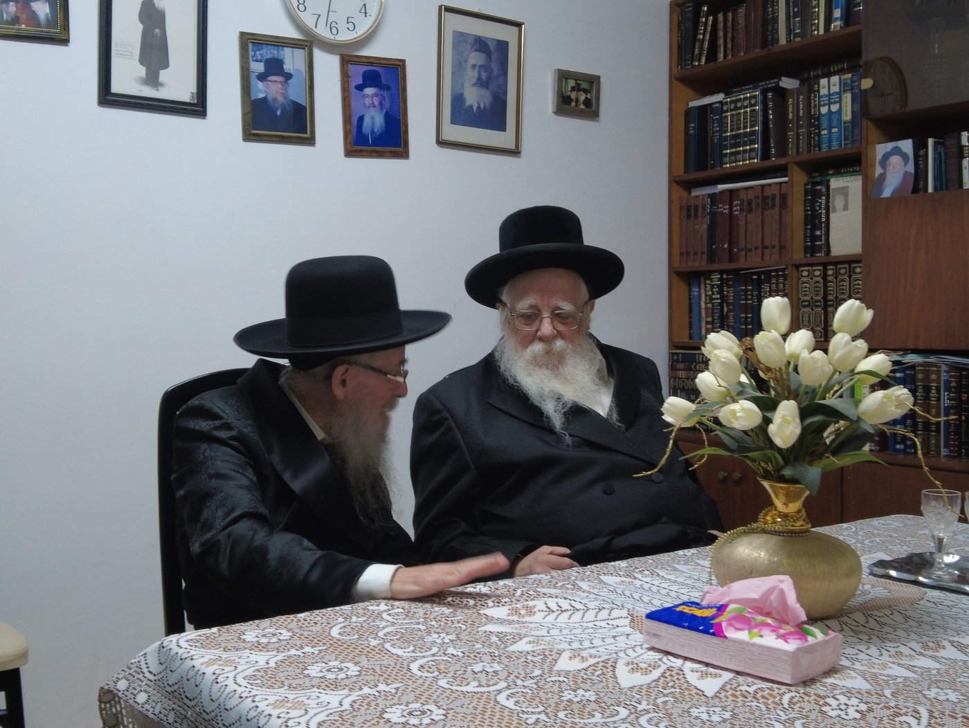 האדמו"ר משאץ ויז'ניץ בביקור אצל הגה"צ רבי אורי וייסבלום