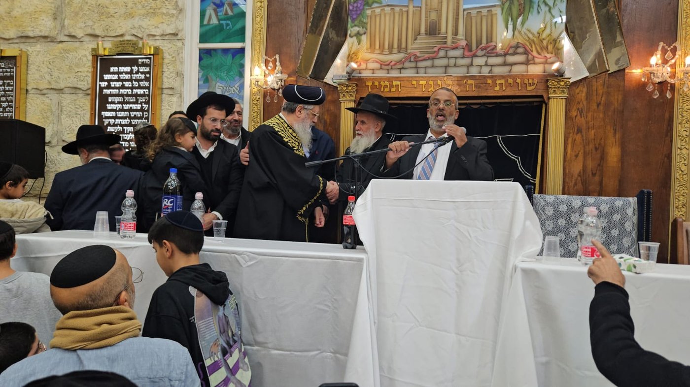 הראשל"צ הגר"ד יוסף בביקור במושב אחיעזר