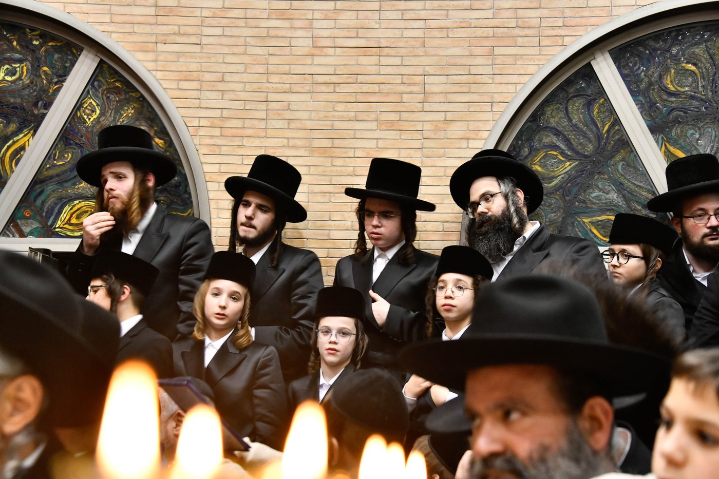 הדלקת נרות חנוכה בחצה"ק מישקולץ