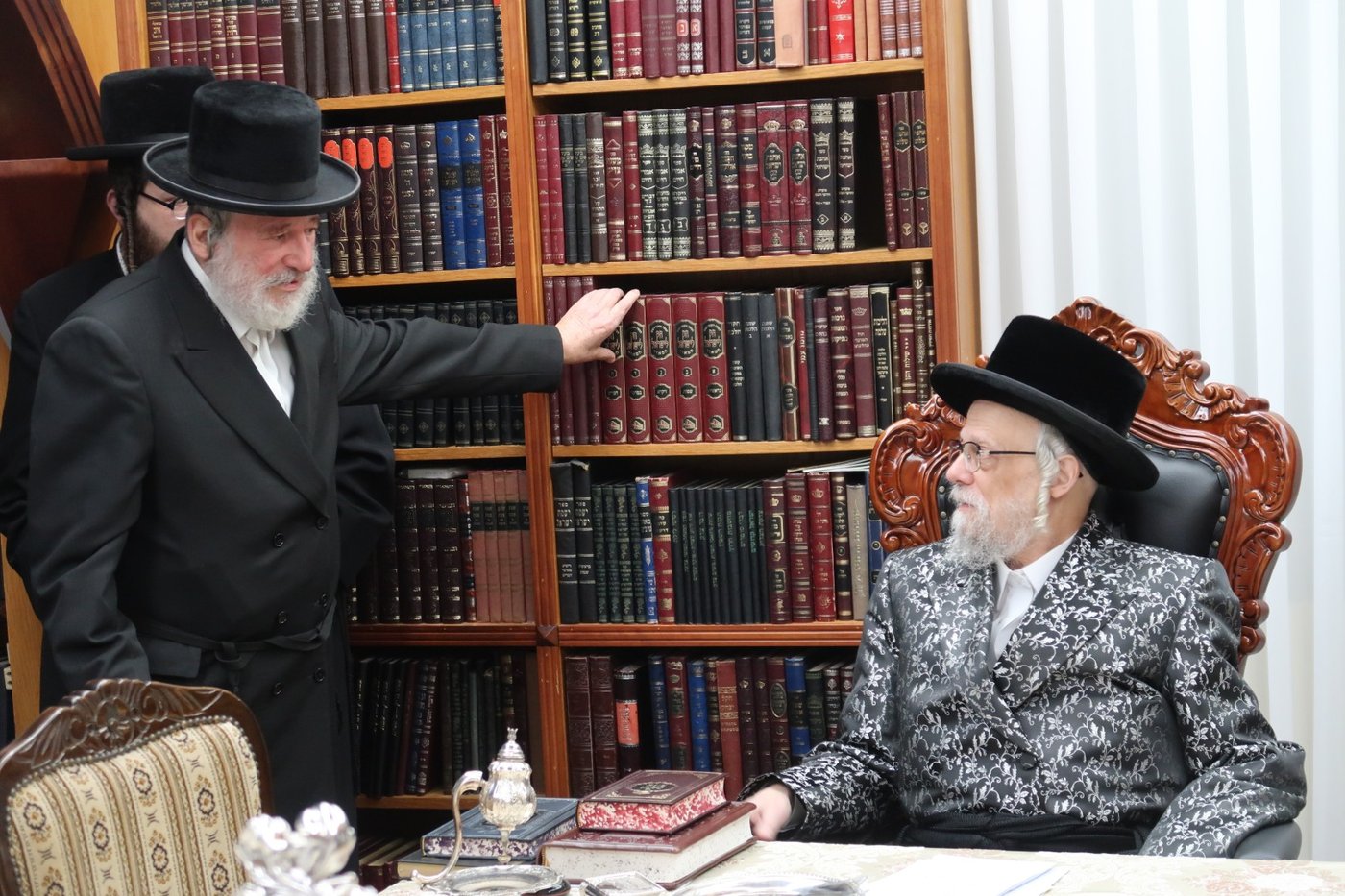 מקהלת הילדים אצל האדמו"ר מסערט ויז'ניץ