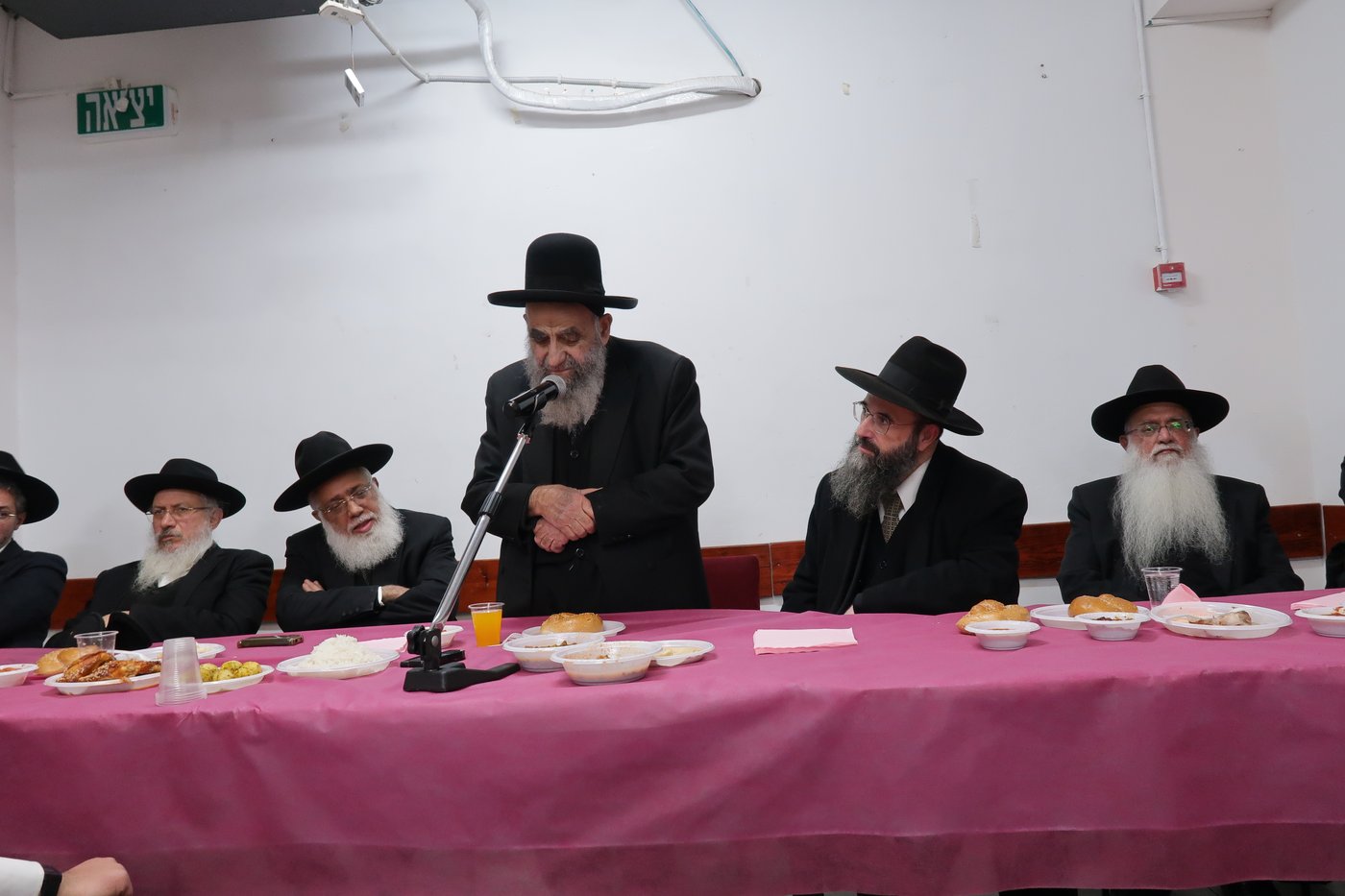 חנוכה אצל הגאון רבי משה צדקה