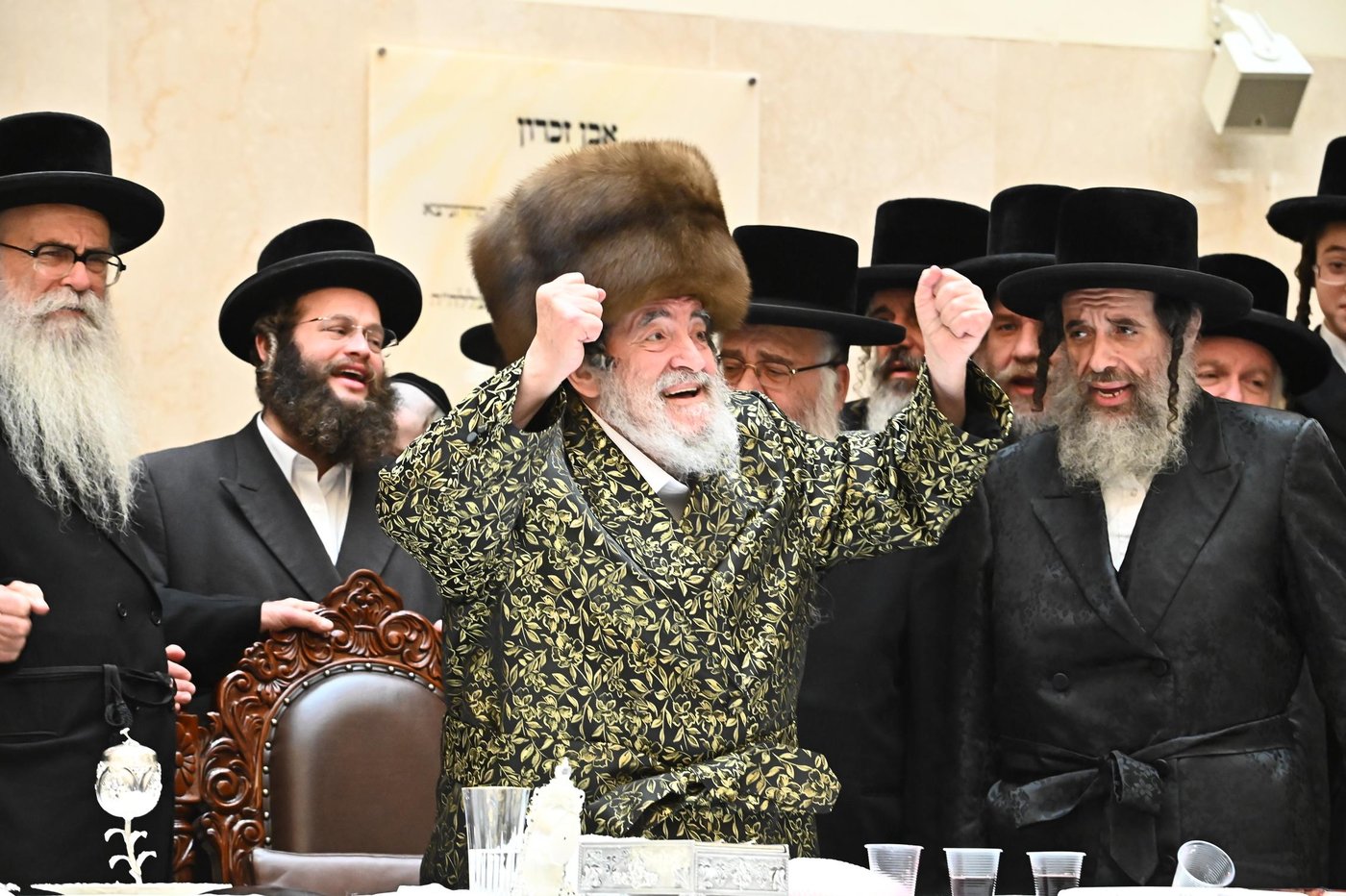 זאת חנוכה בחצה"ק ויז'ניץ