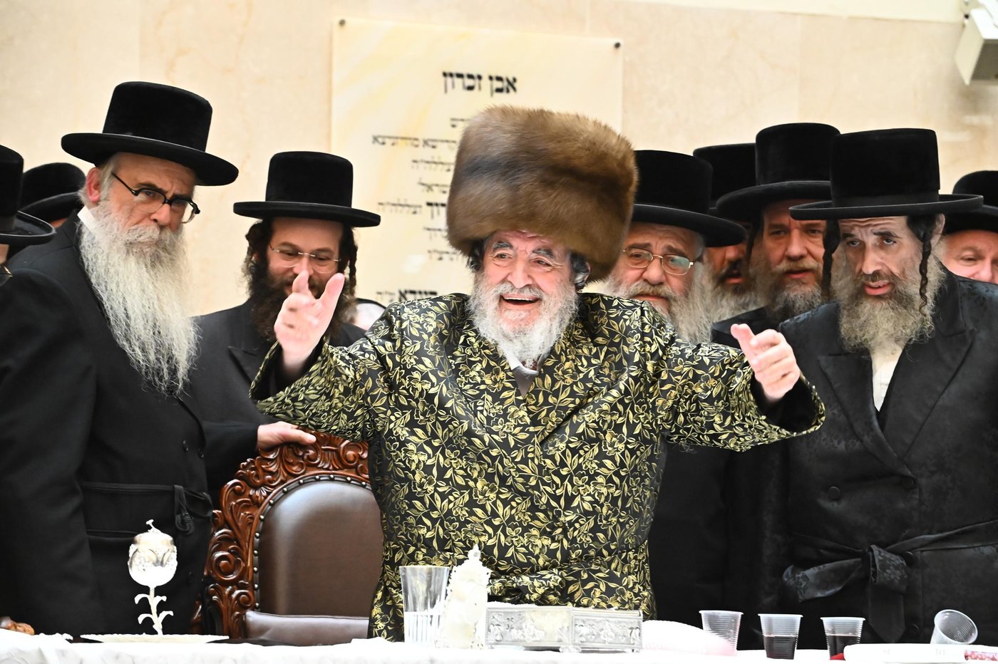 זאת חנוכה בחצה"ק ויז'ניץ