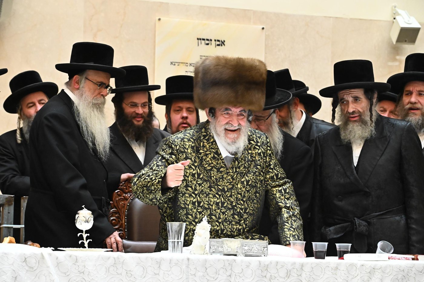 זאת חנוכה בחצה"ק ויז'ניץ