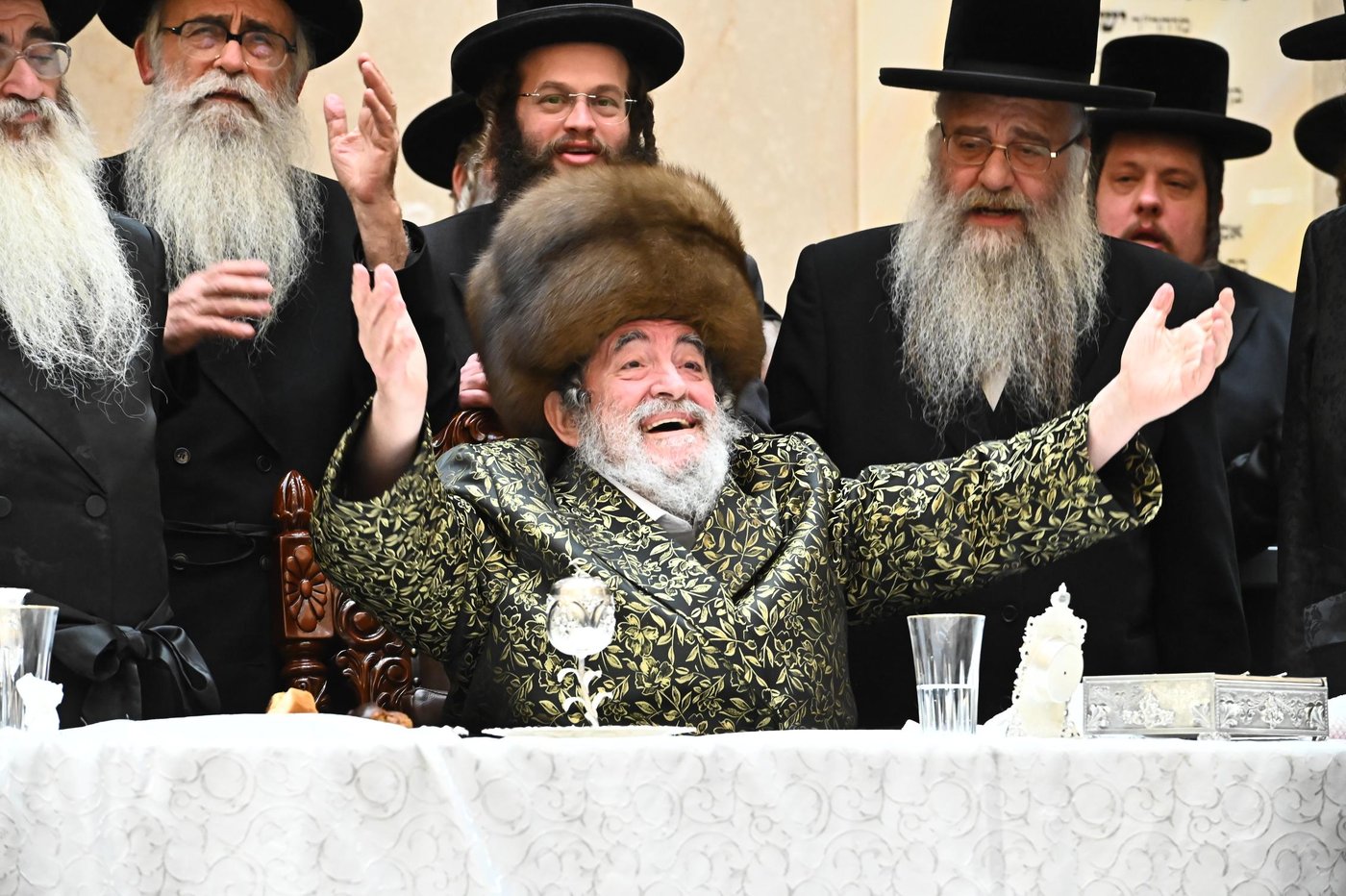 זאת חנוכה בחצה"ק ויז'ניץ