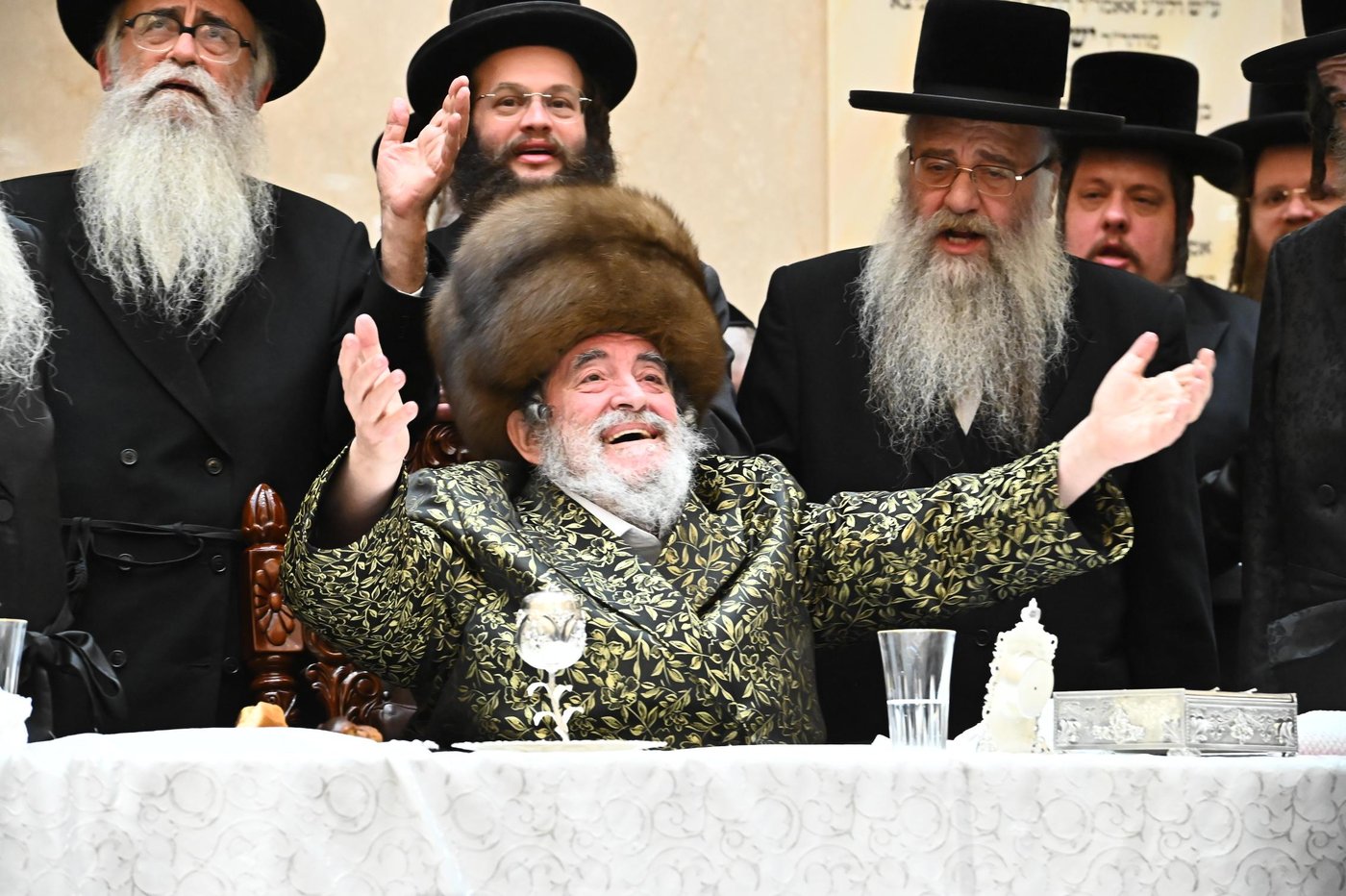 זאת חנוכה בחצה"ק ויז'ניץ