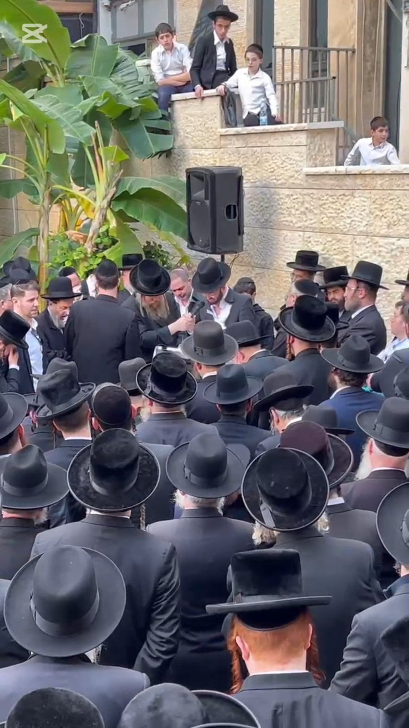 "האדם הישר שבאנשים": בני ברק נפרדה מדמות ההוד רבי צבי יהודה ביכלר ז"ל