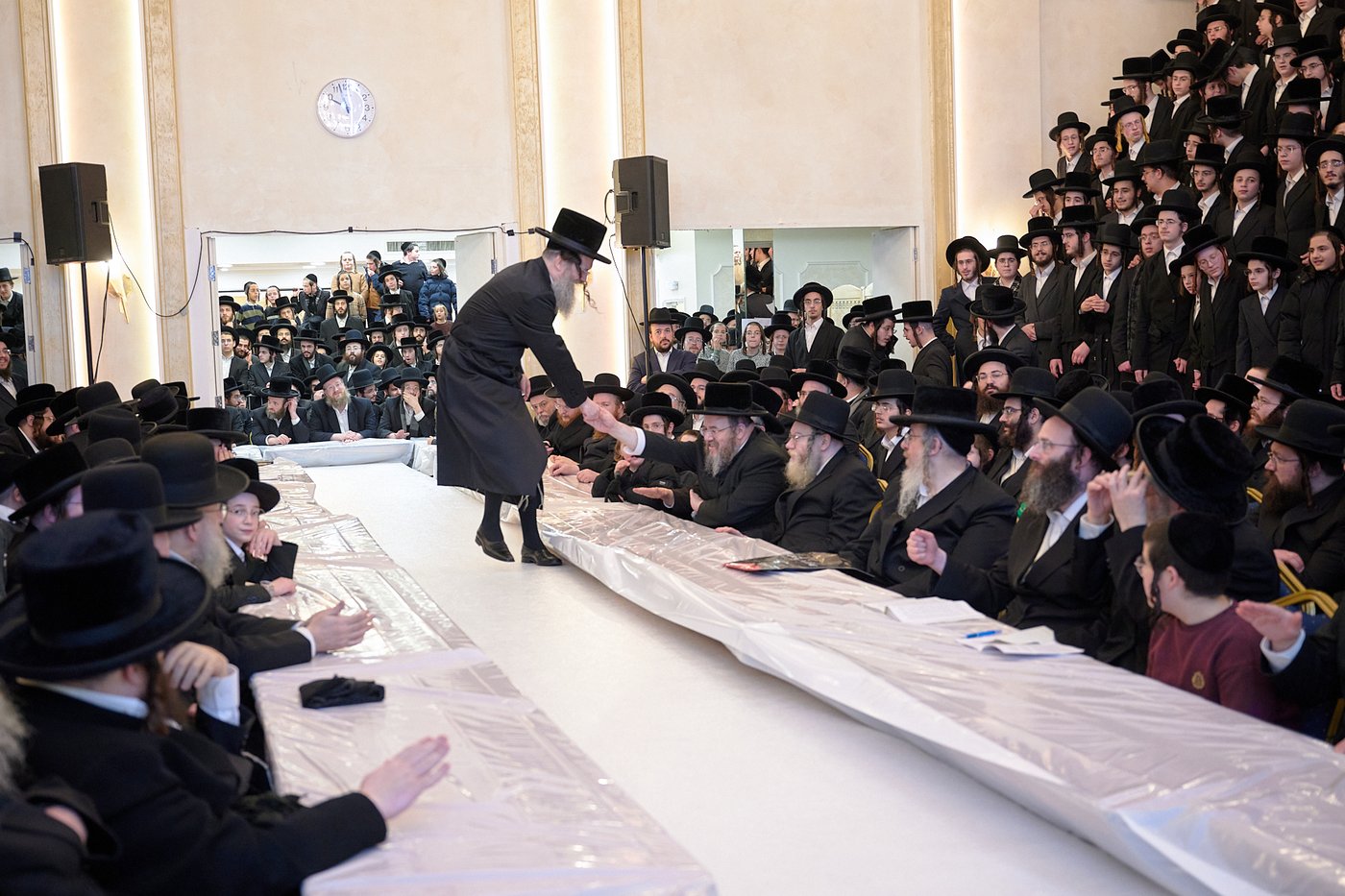 זאת חנוכה אצל הרה"צ רבי שמעלקא בידרמן בלונדון