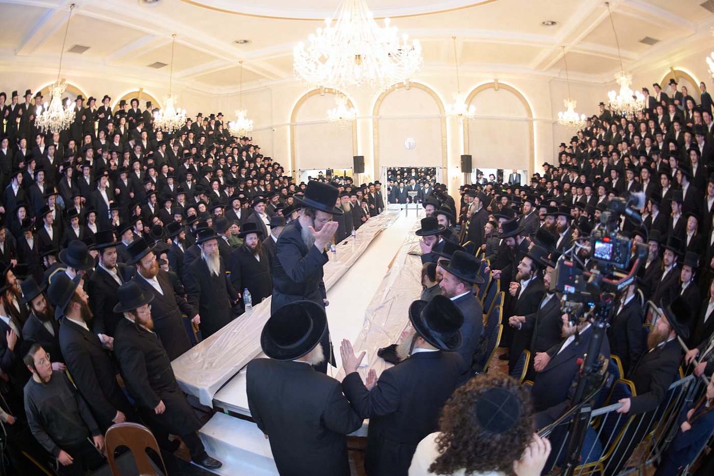 זאת חנוכה אצל הרה"צ רבי שמעלקא בידרמן בלונדון