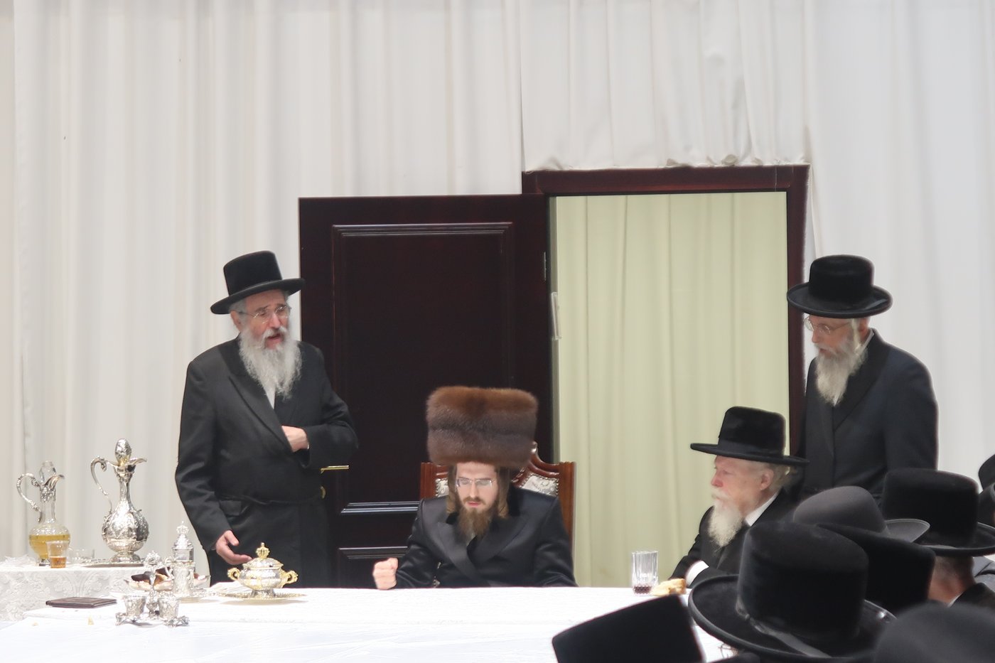 זאת חנוכה בחצה"ק סאדיגורה