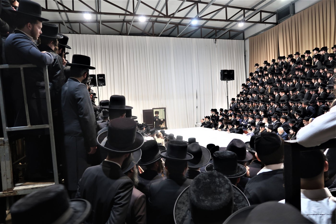 זאת חנוכה בחצה"ק סאדיגורה