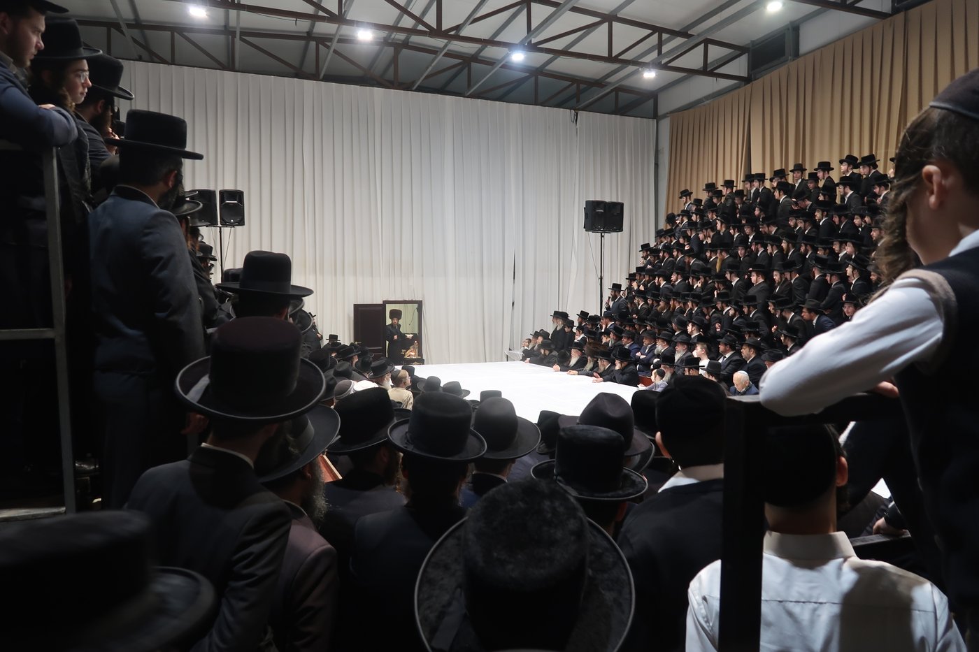 זאת חנוכה בחצה"ק סאדיגורה