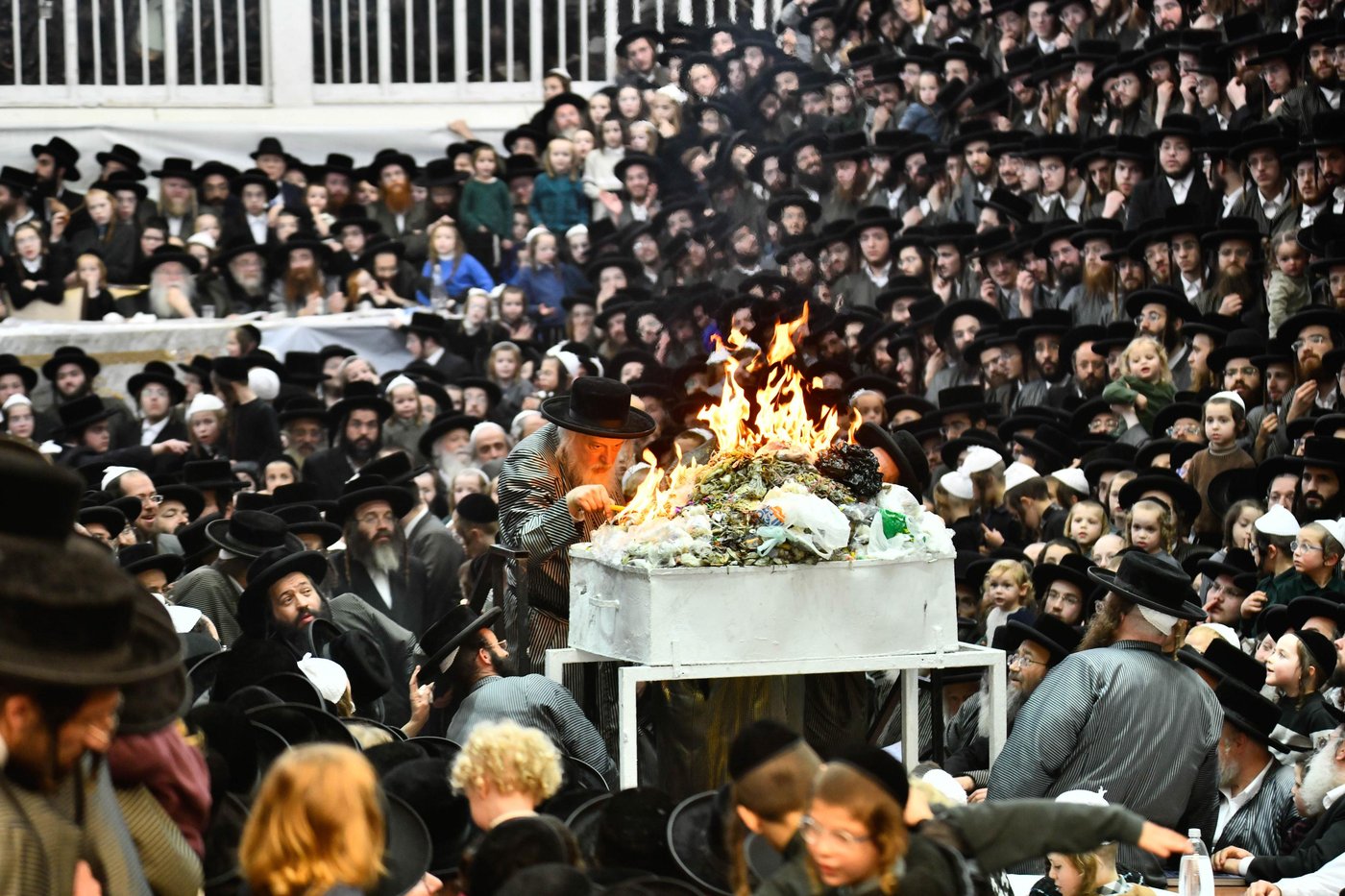 זאת חנוכה בחצה"ק תולדות אהרן