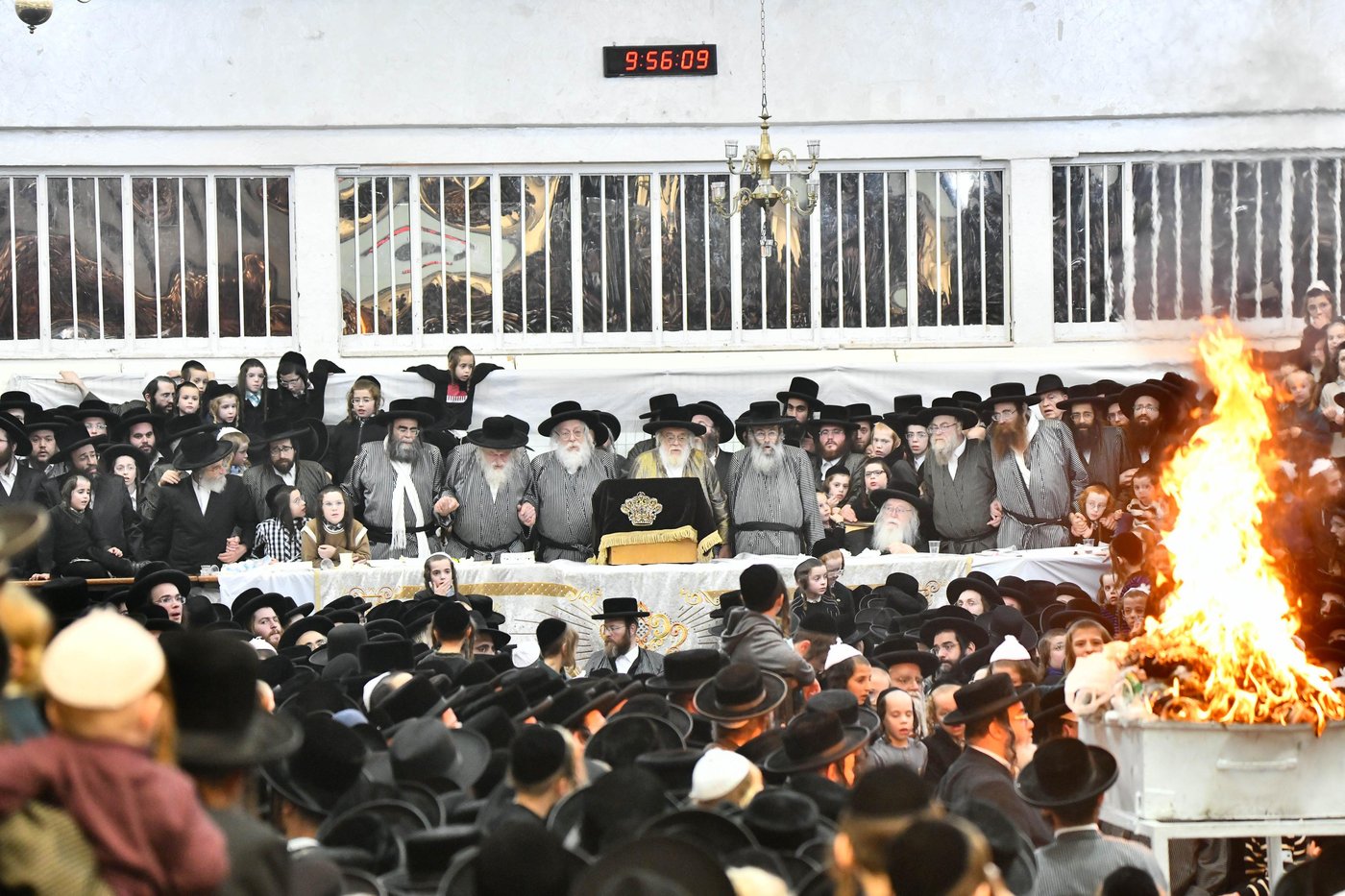 זאת חנוכה בחצה"ק תולדות אהרן