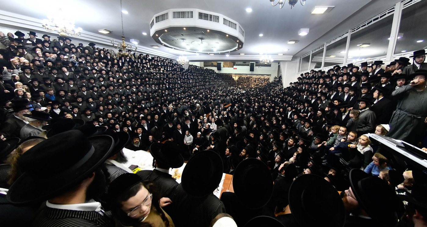 זאת חנוכה בחצה"ק תולדות אהרן