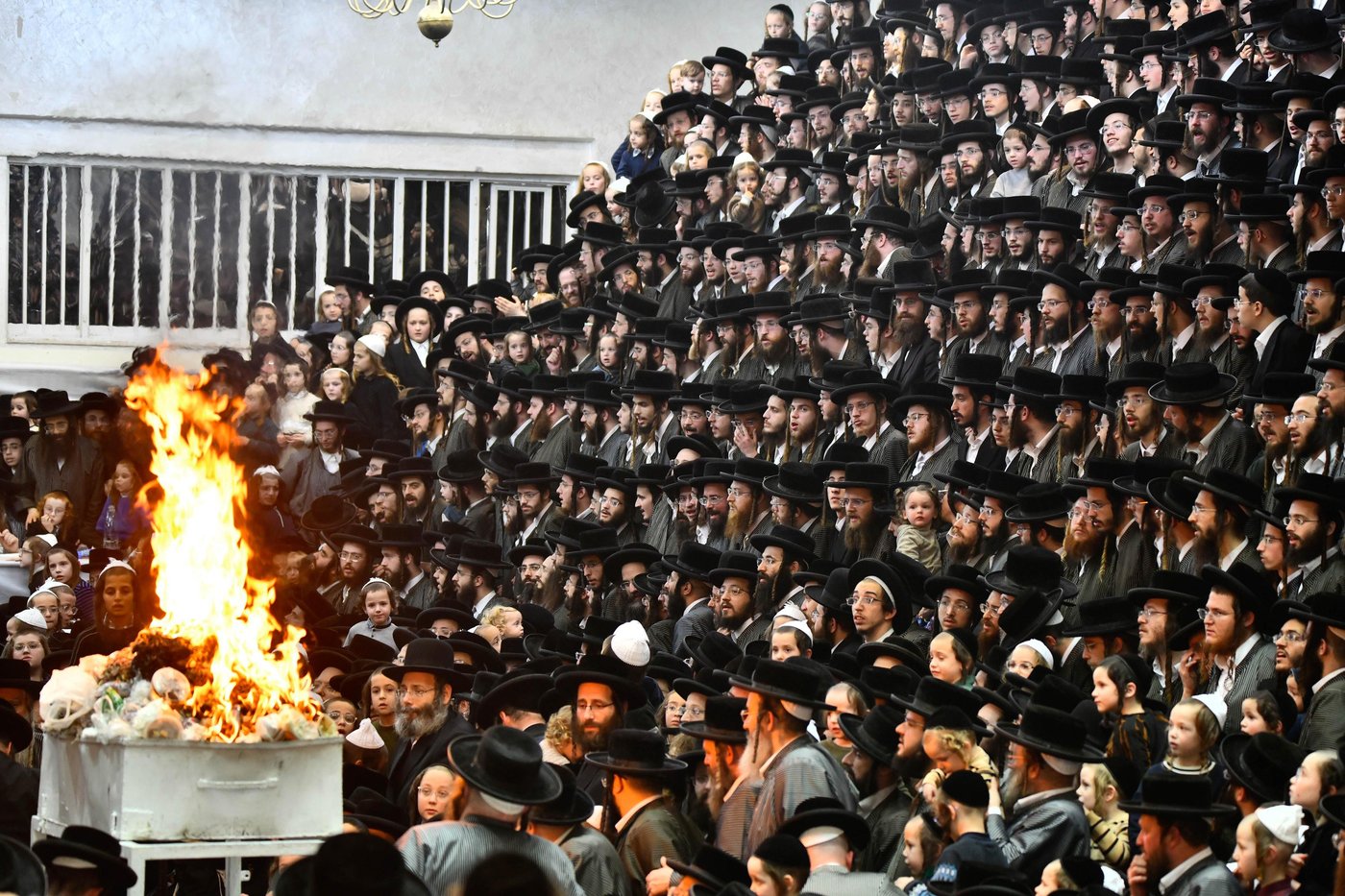 זאת חנוכה בחצה"ק תולדות אהרן