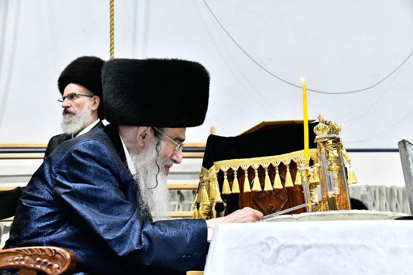 מוצאי שבת חנוכה בחצה"ק אלכסנדר