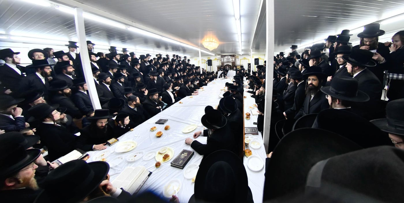 זאת חנוכה בחצה"ק סקולען ירושלים