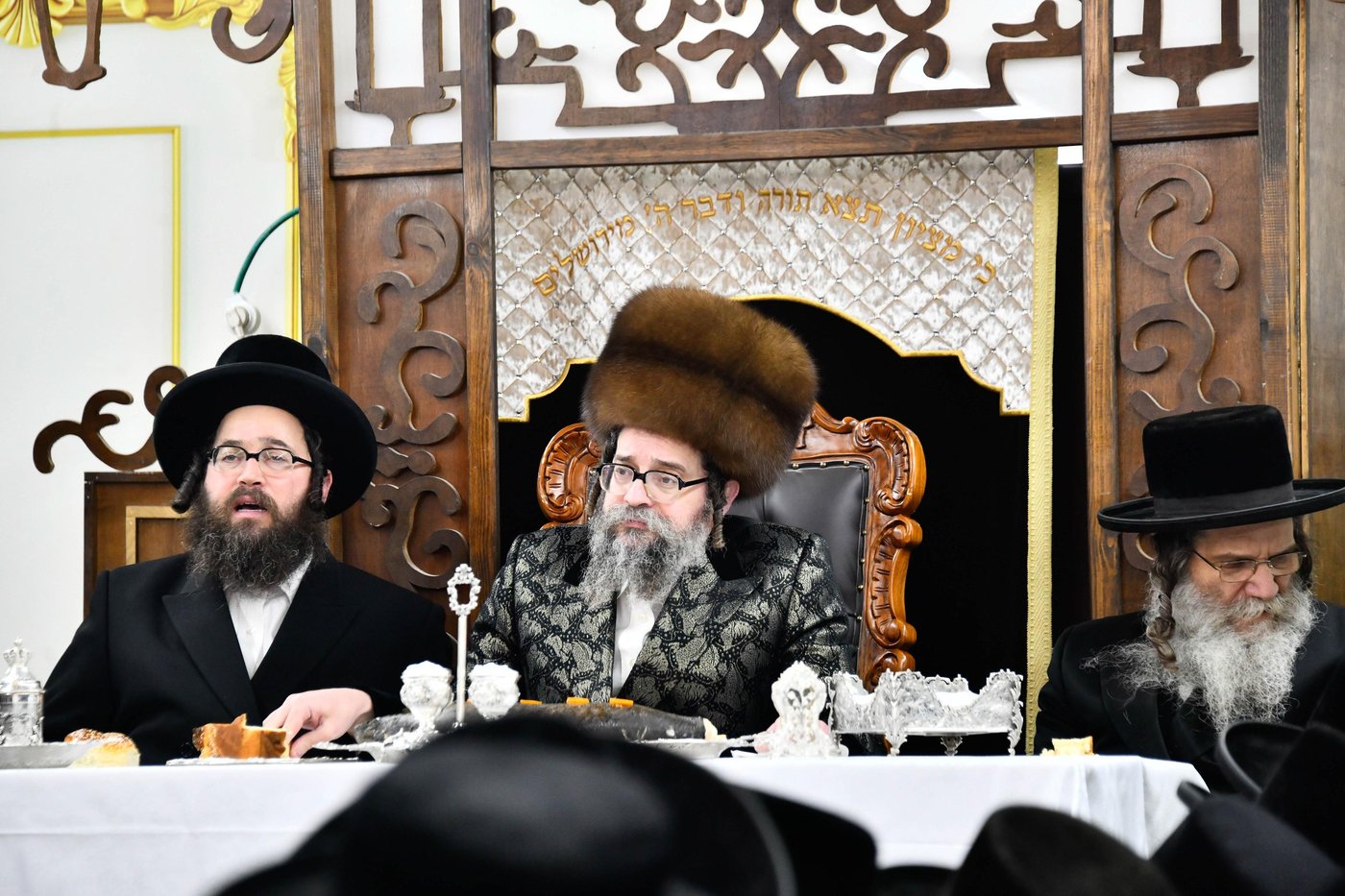 זאת חנוכה בחצה"ק סקולען ירושלים