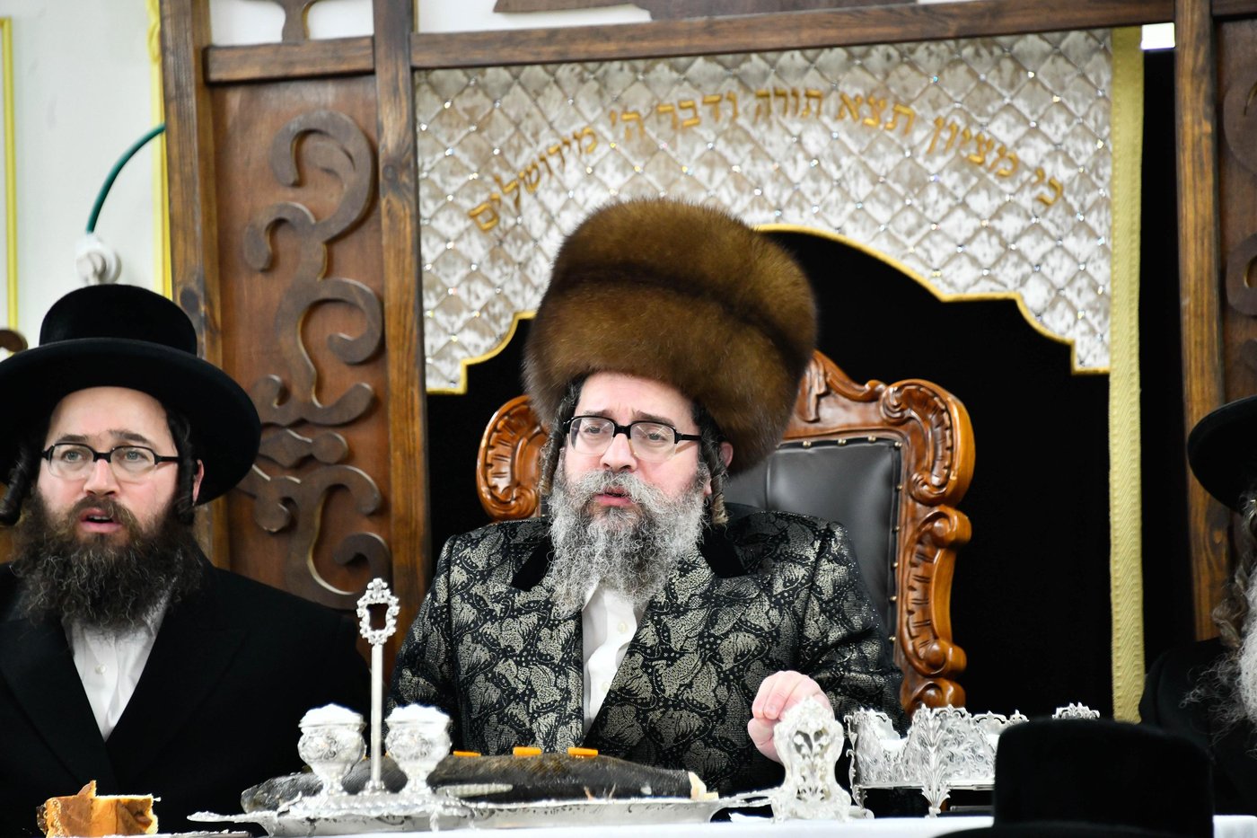 זאת חנוכה בחצה"ק סקולען ירושלים