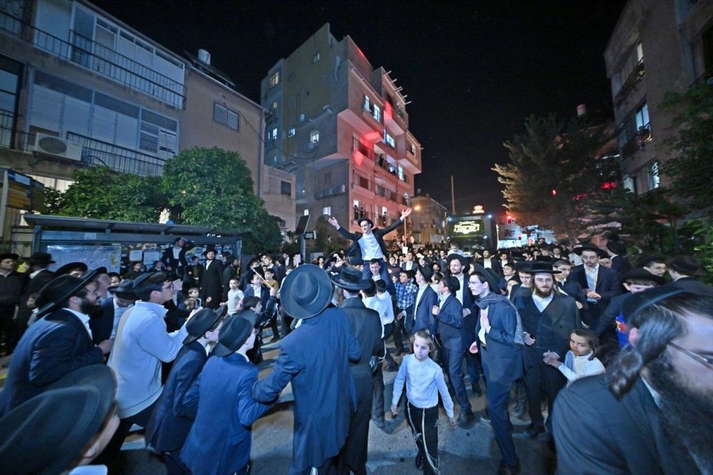 מעמד קבלת פנים ברחובות בני ברק לאסירי עולם התורה