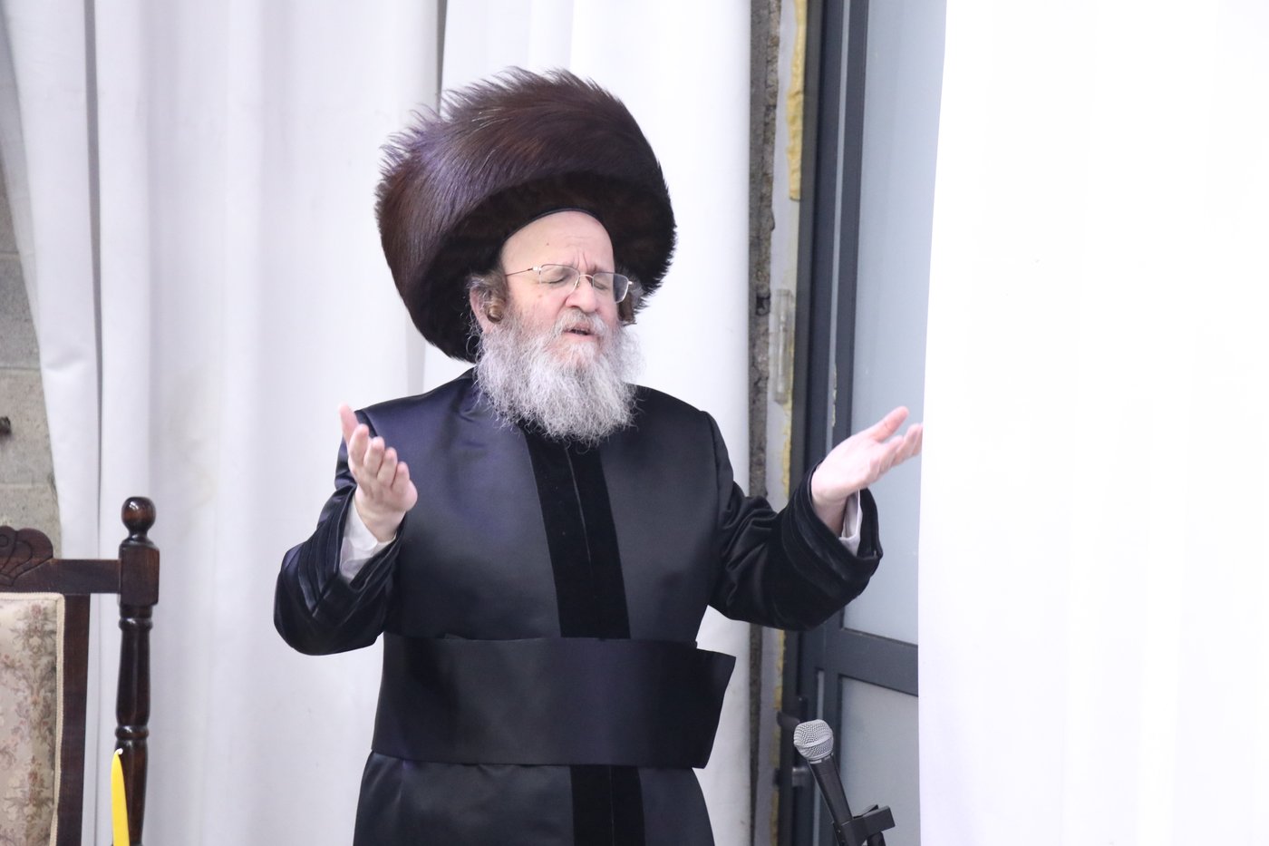 חנוכה בחצה"ק דינוב