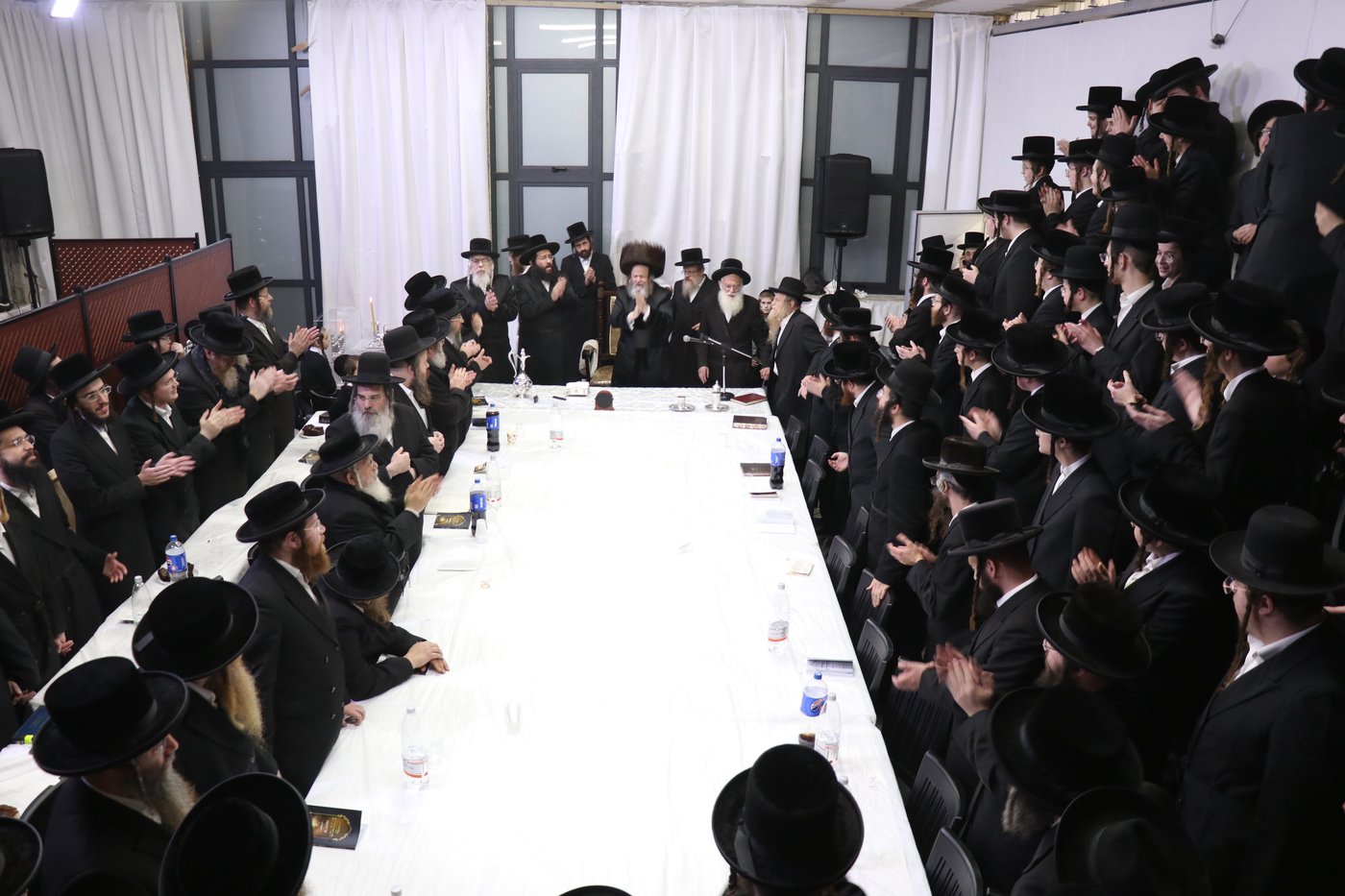 חנוכה בחצה"ק דינוב