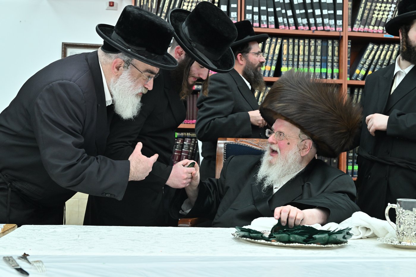 חנוכה בחצה"ק סאסוב