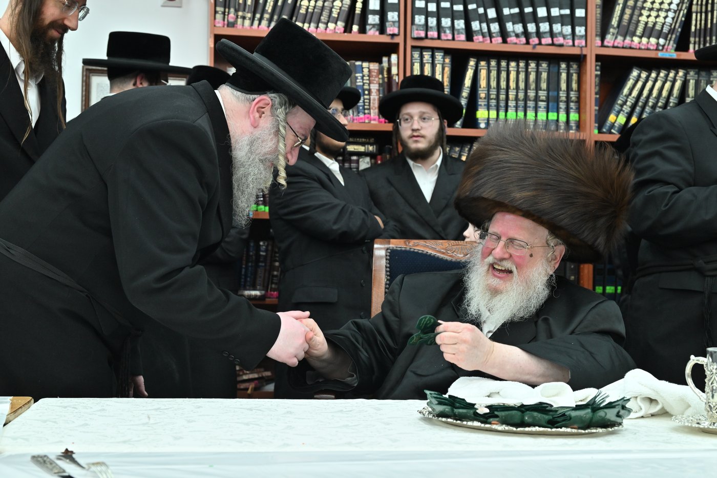 חנוכה בחצה"ק סאסוב