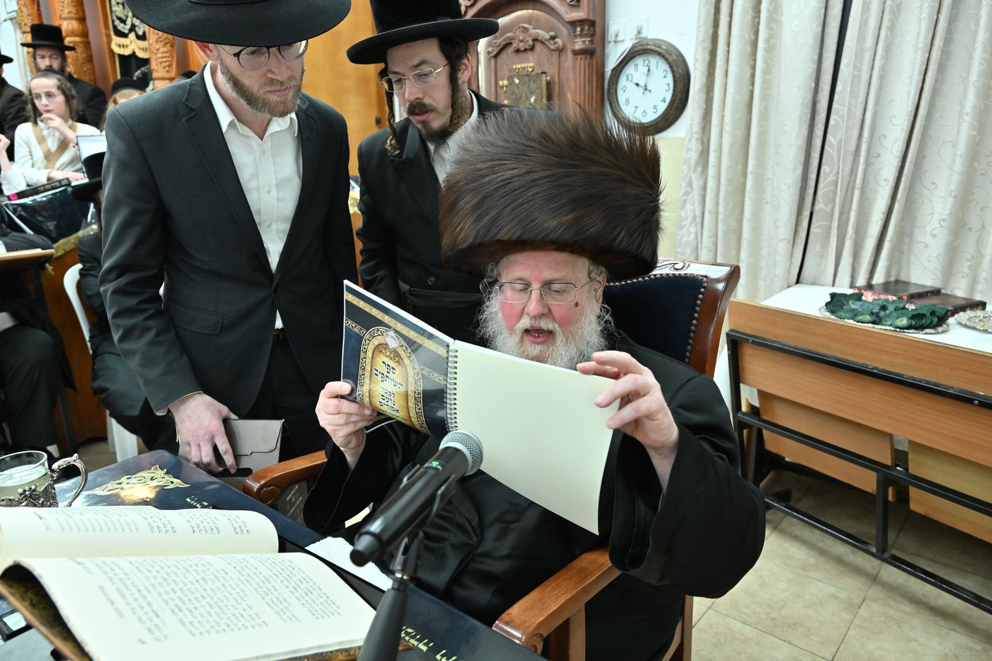 חנוכה בחצה"ק סאסוב