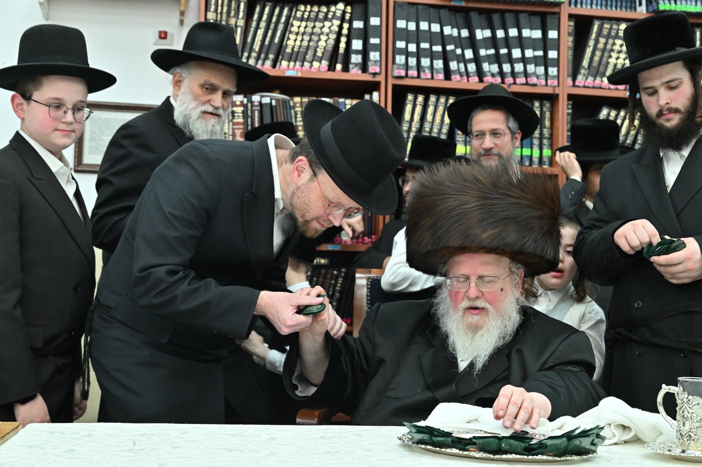 חנוכה בחצה"ק סאסוב