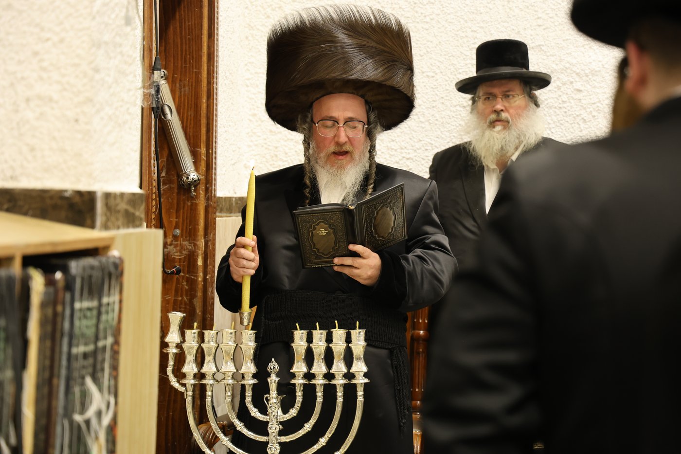 זאת חנוכה בחצה"ק ביאלה ב"ב