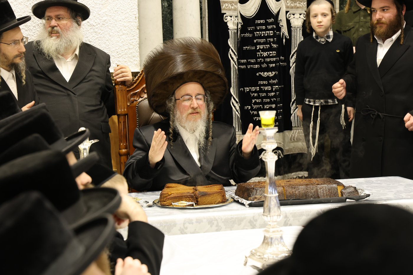 זאת חנוכה בחצה"ק ביאלה ב"ב