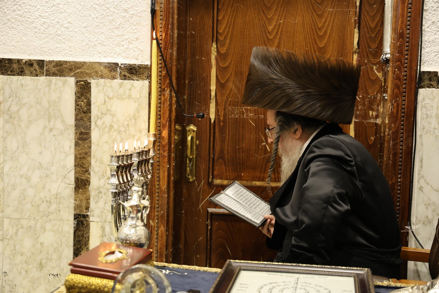 זאת חנוכה בחצה"ק ביאלה ב"ב