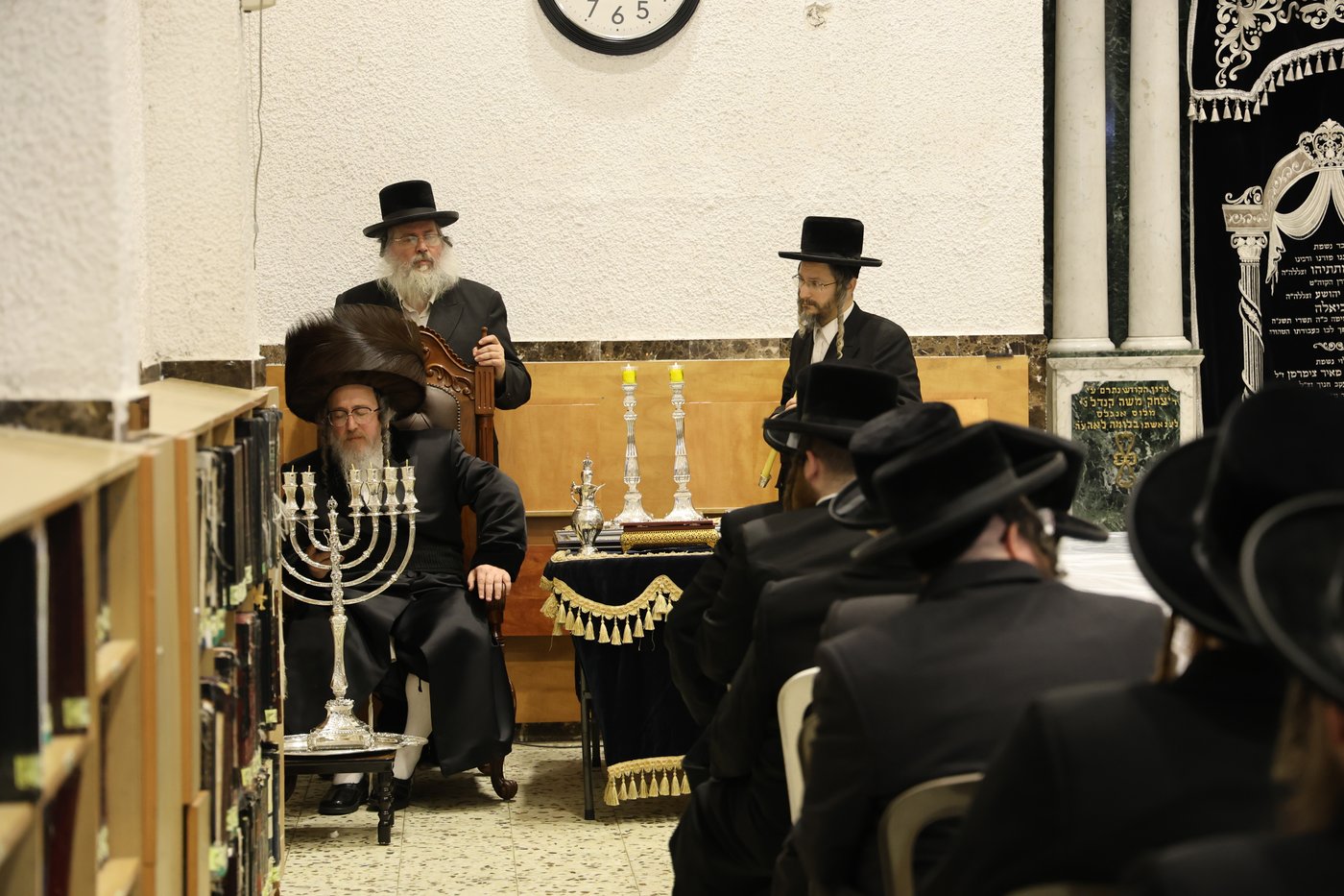 זאת חנוכה בחצה"ק ביאלה ב"ב