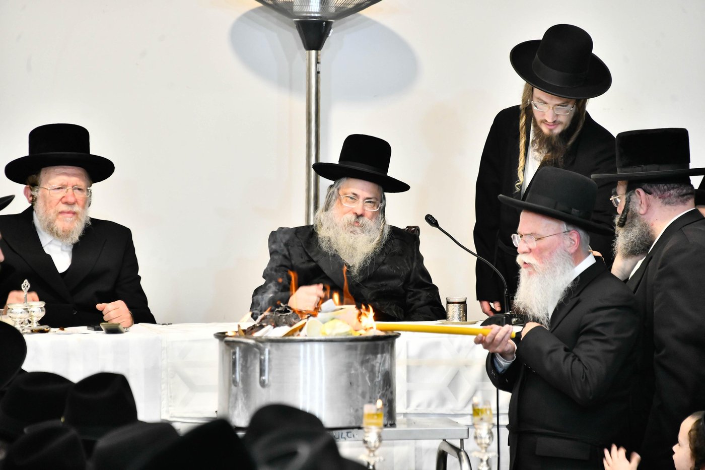 זאת חנוכה בחצה"ק טולנא