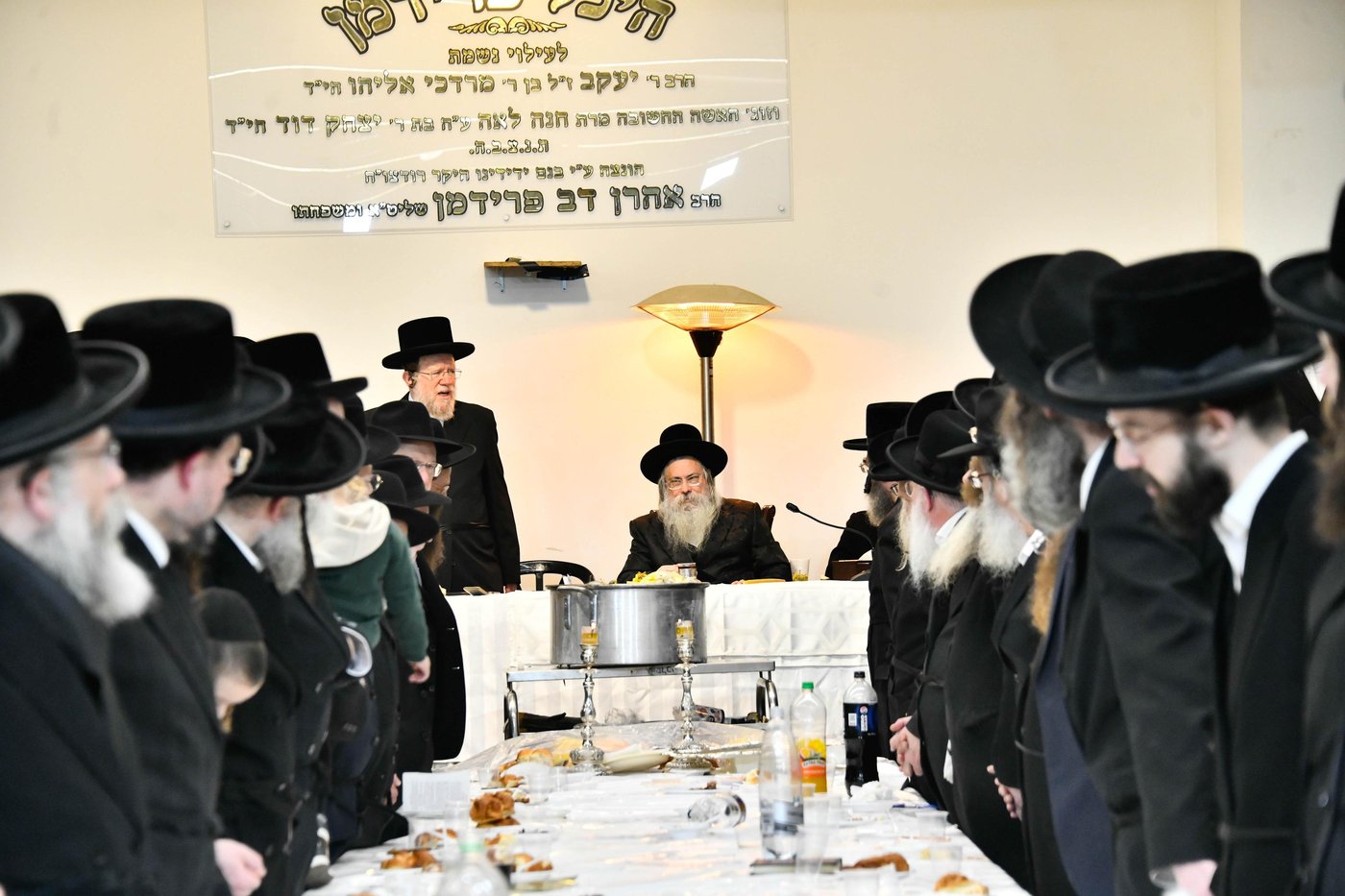 זאת חנוכה בחצה"ק טולנא