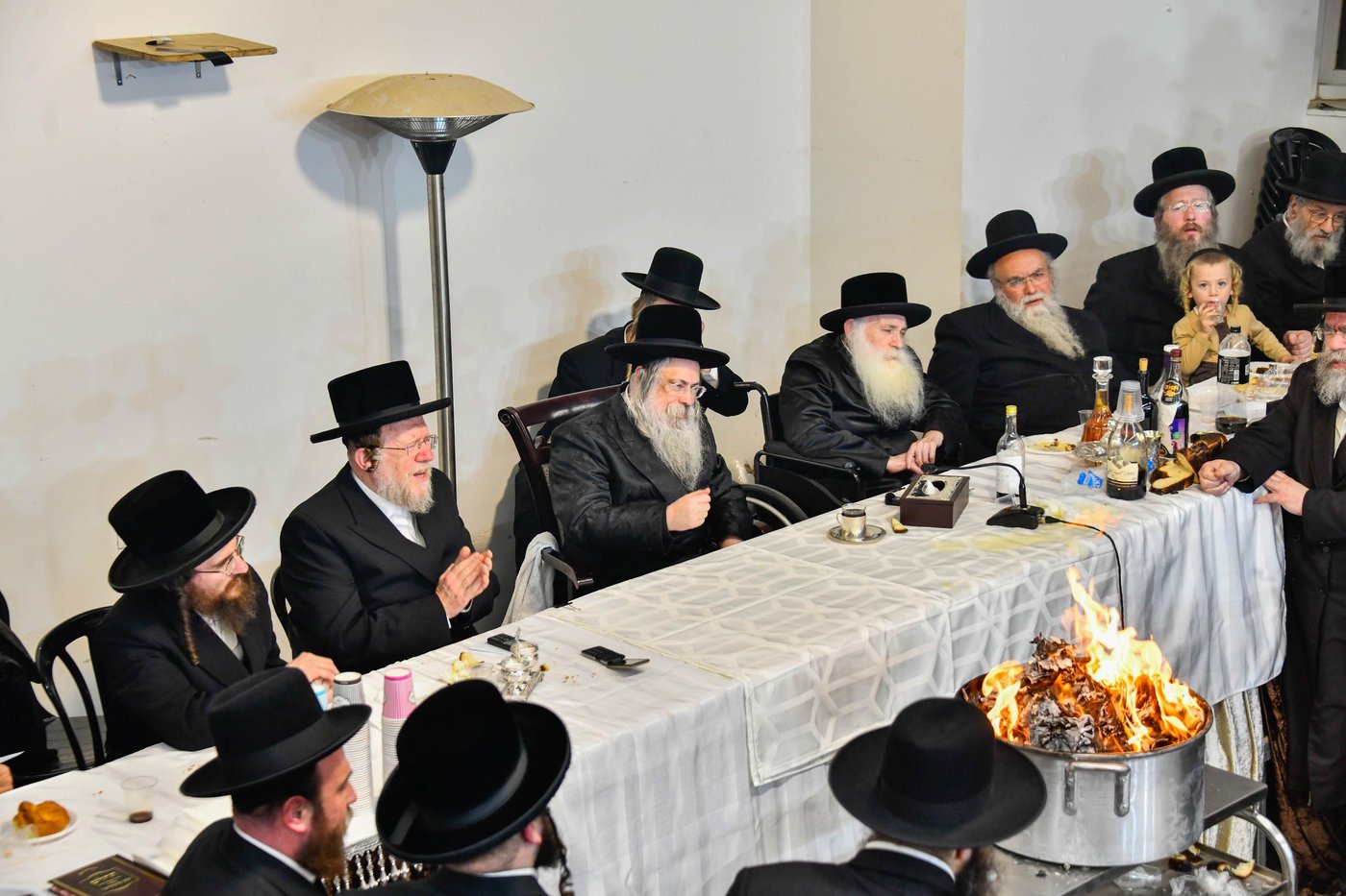 זאת חנוכה בחצה"ק טולנא