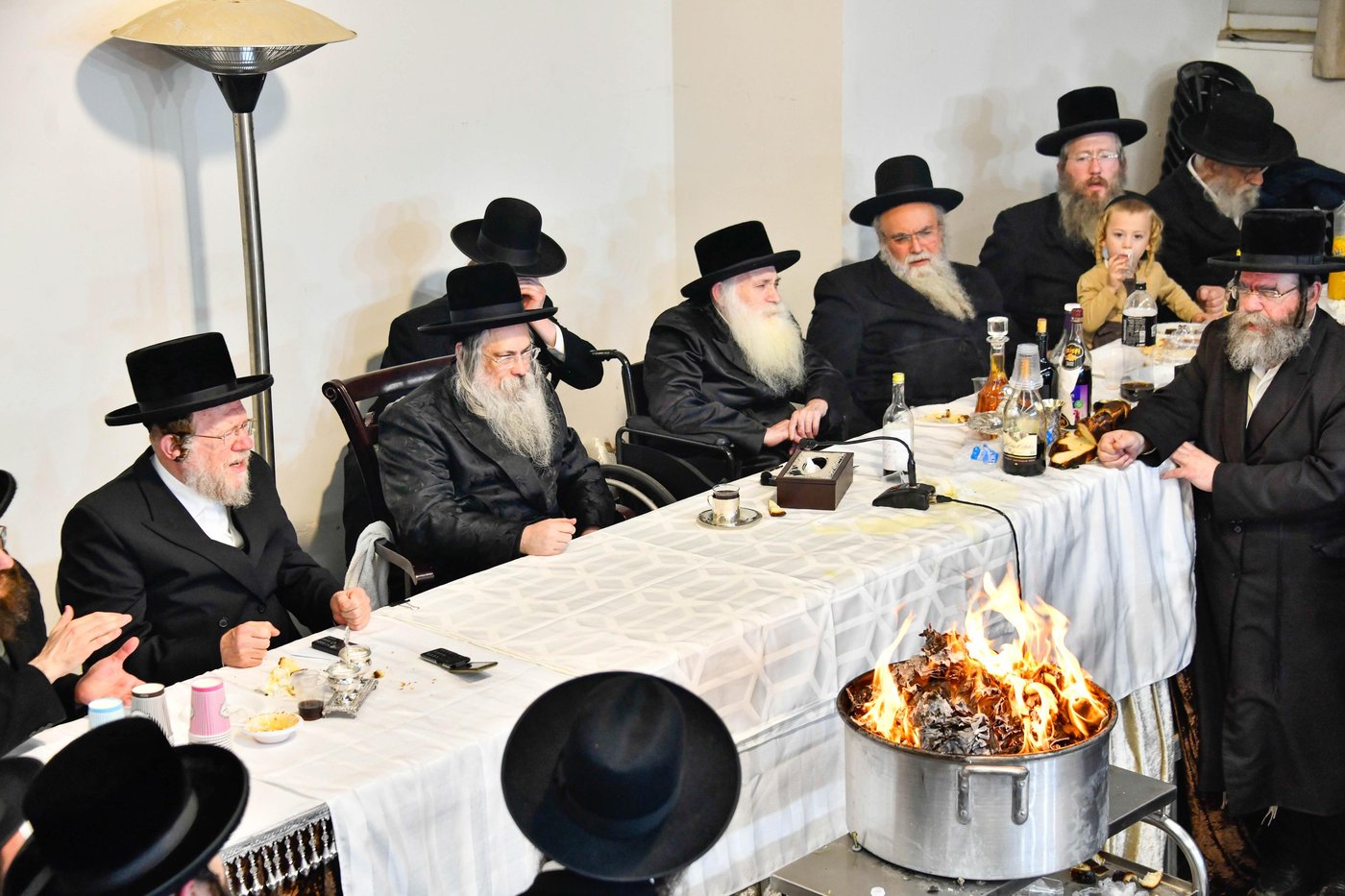 זאת חנוכה בחצה"ק טולנא