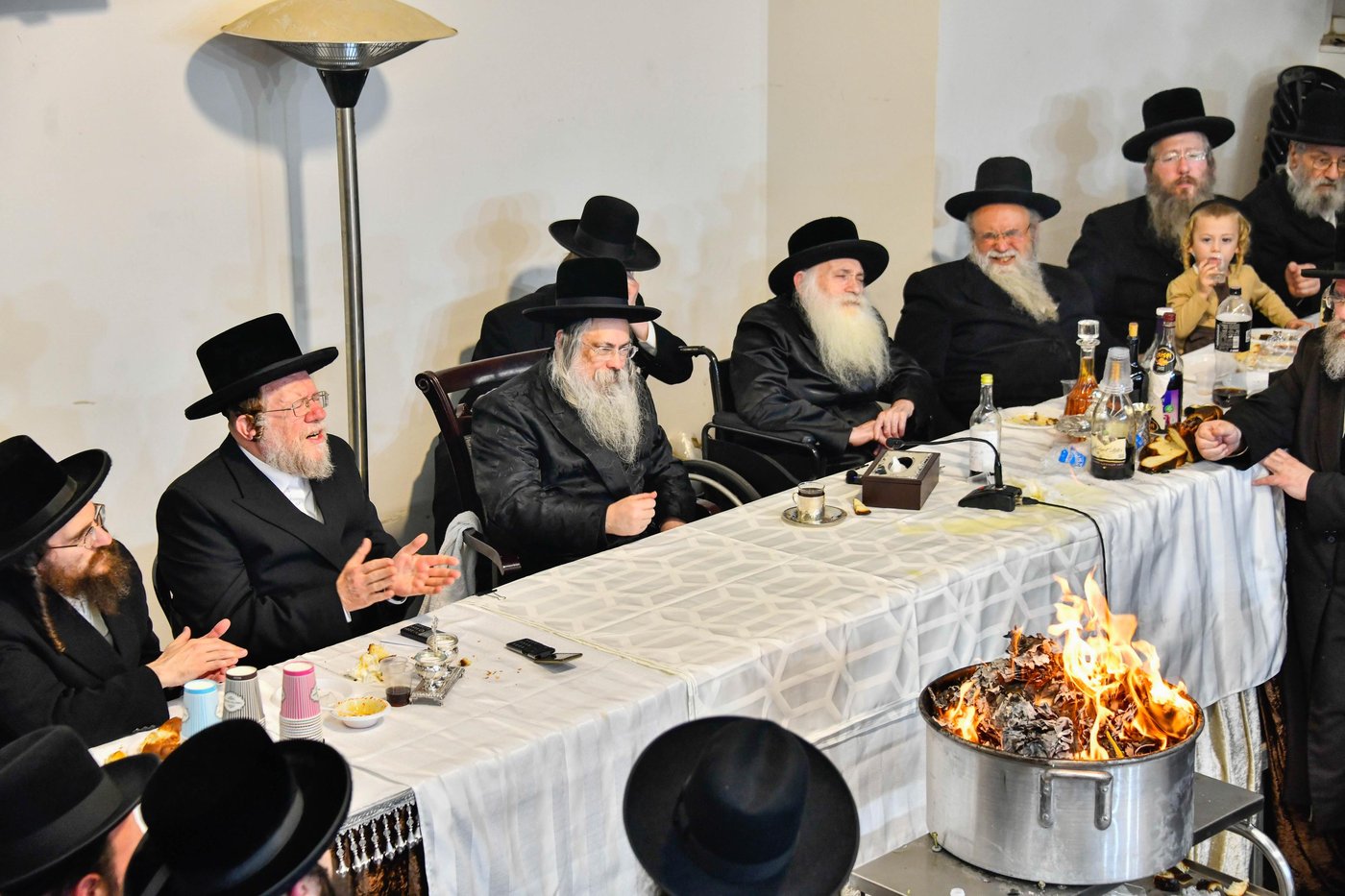 זאת חנוכה בחצה"ק טולנא