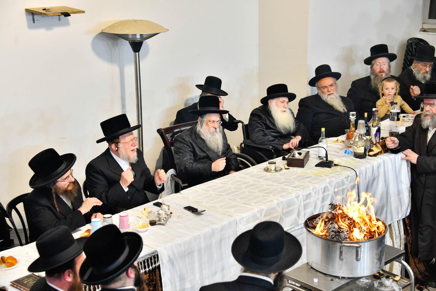 זאת חנוכה בחצה"ק טולנא