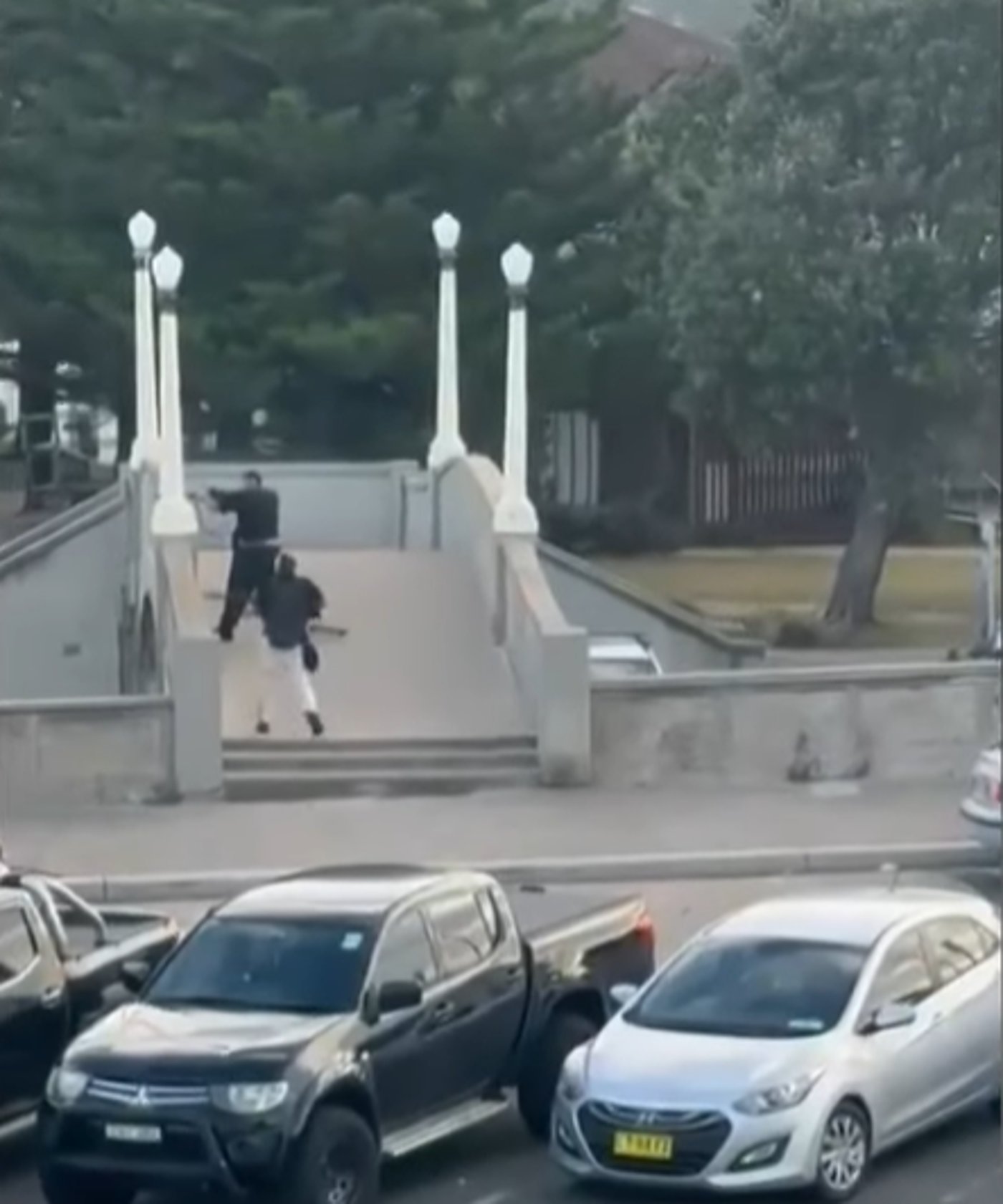 המחבלים במהלך הפיגוע