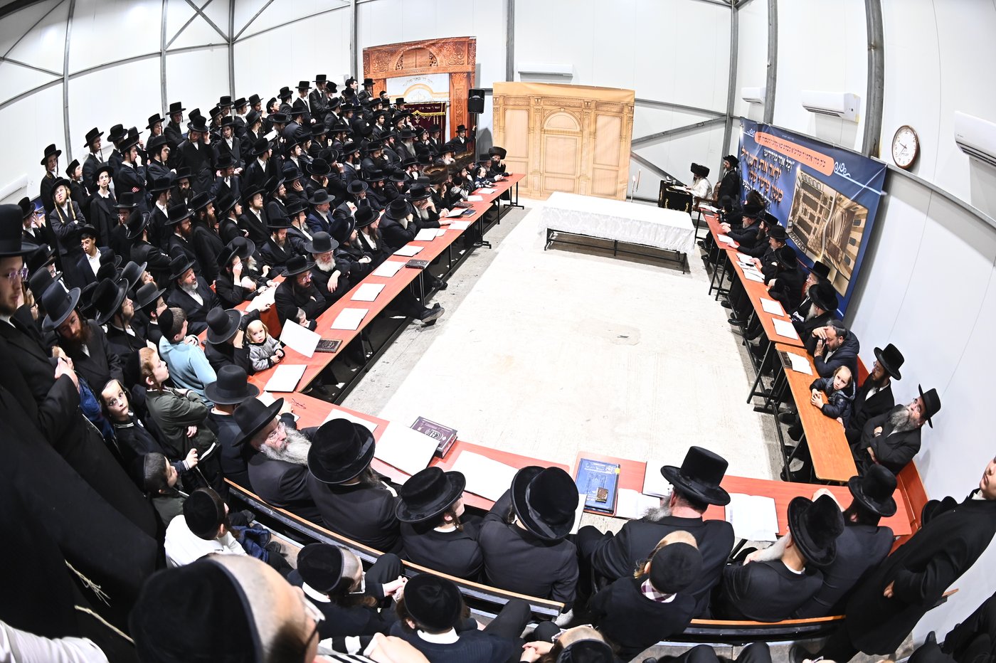 זאת חנוכה בחצה"ק זוטשקה