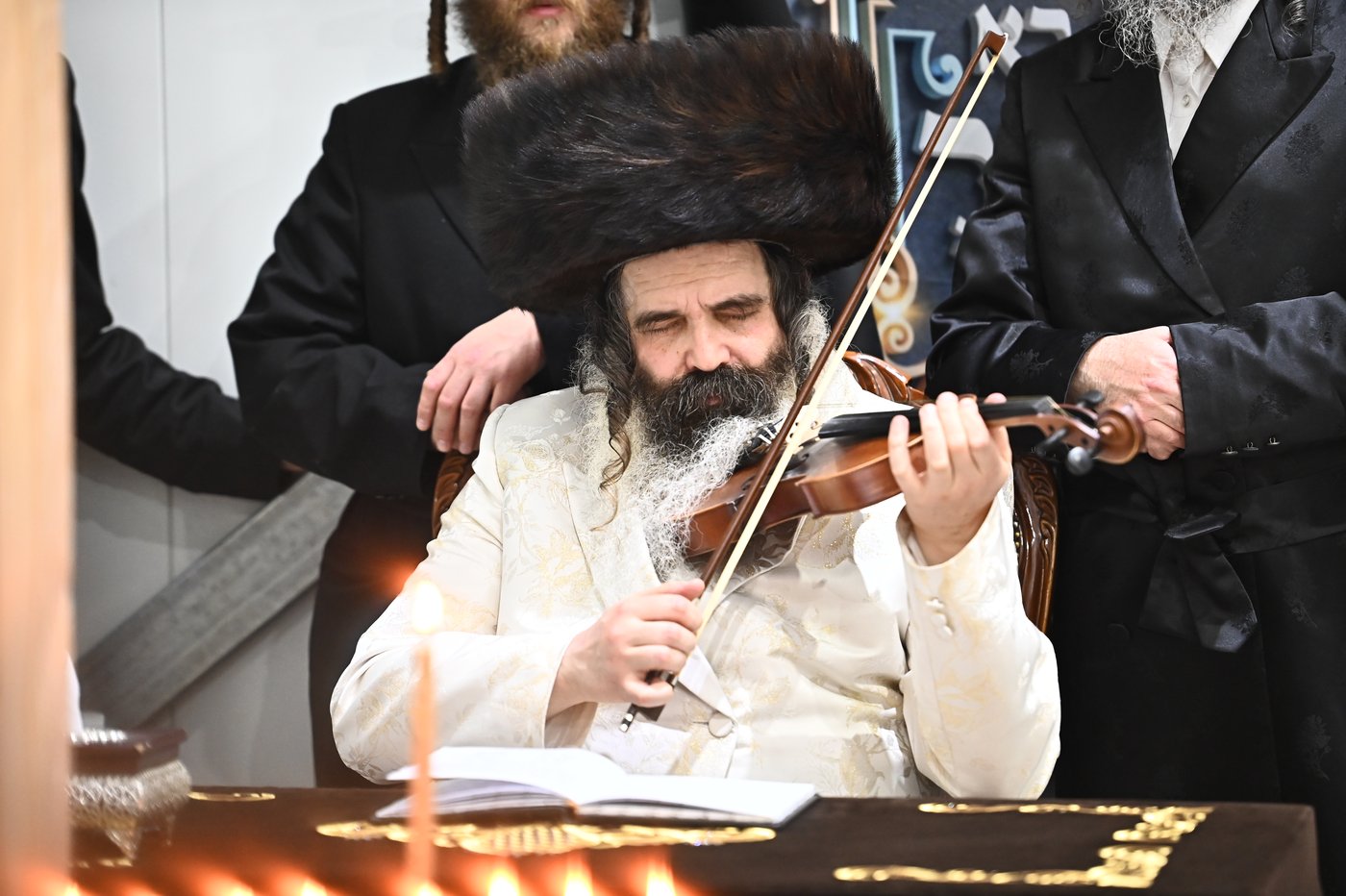 זאת חנוכה בחצה"ק זוטשקה