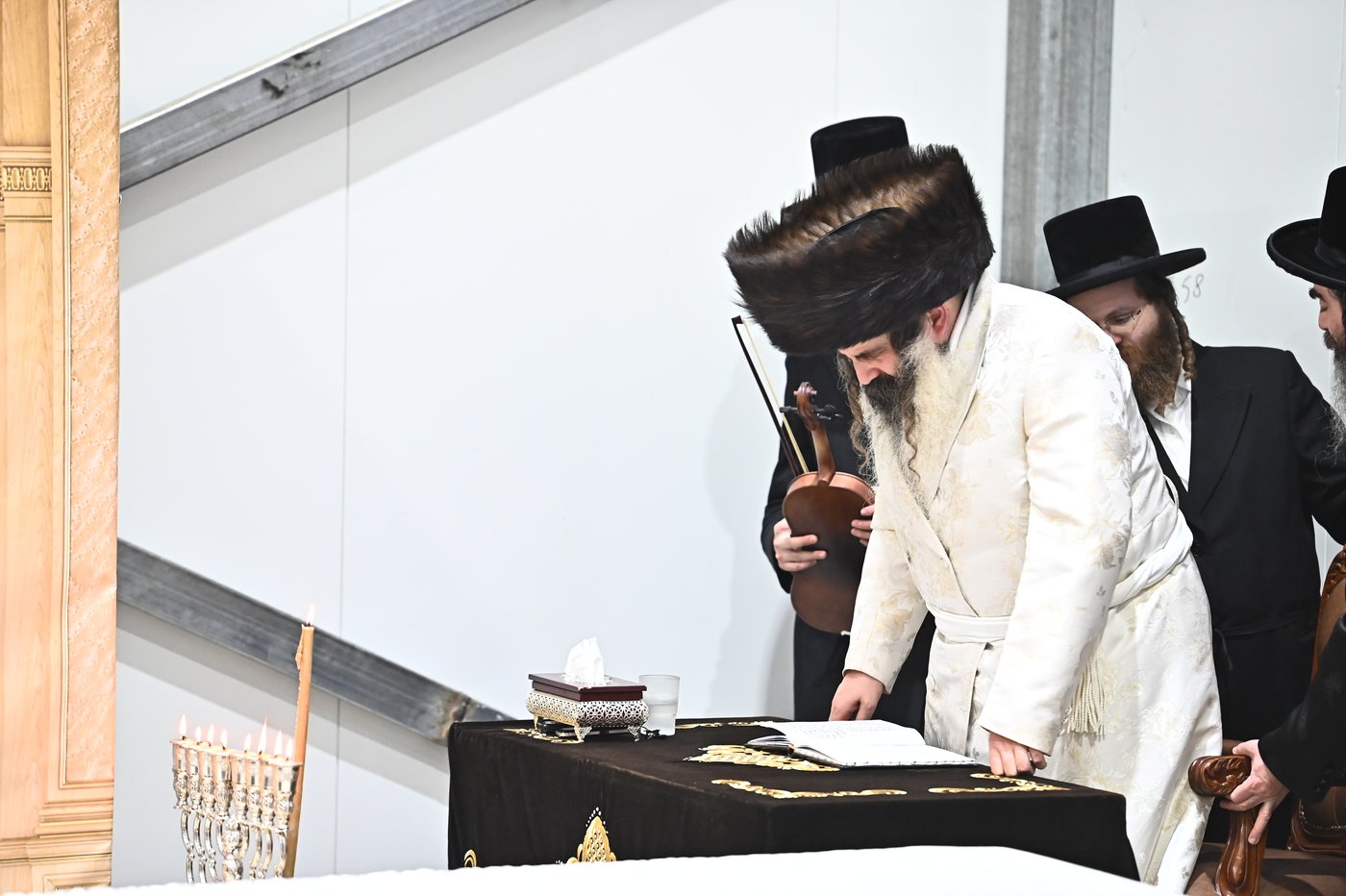 זאת חנוכה בחצה"ק זוטשקה